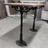 Table de camelot en fonte et marbre