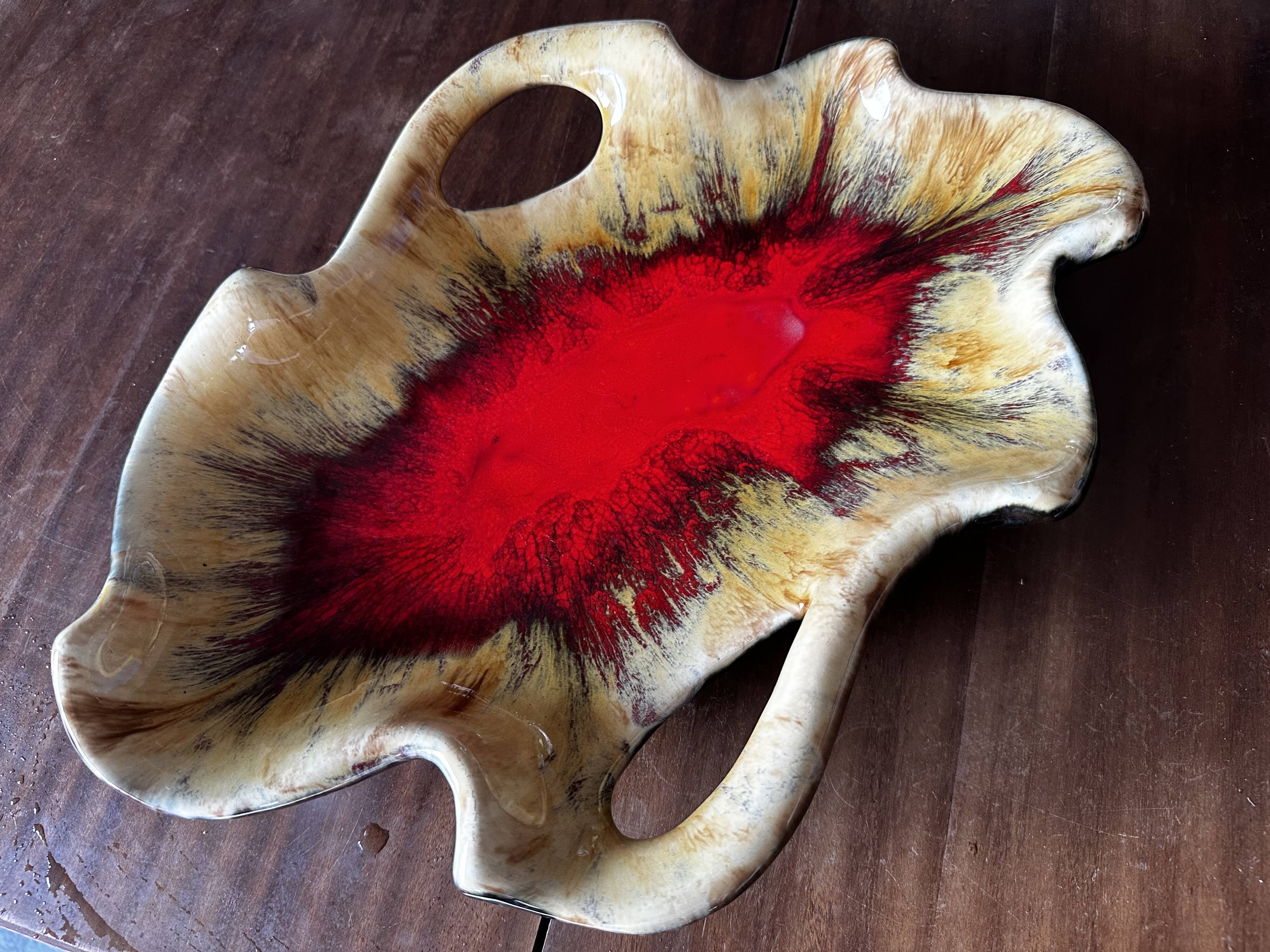 Large Vallauris glazed ceramic bowl/trinket dish, signed JAC - 40/30