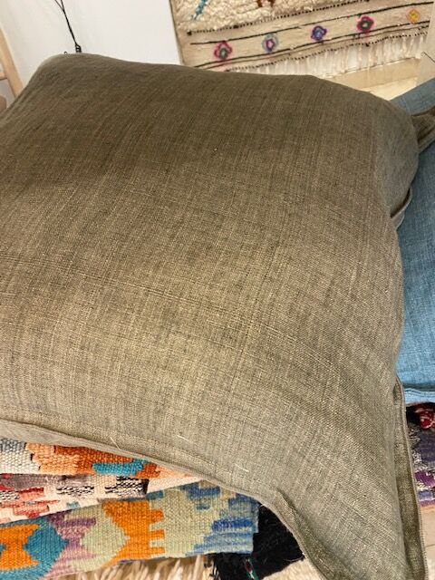 Linen cushion 50x50cm green
