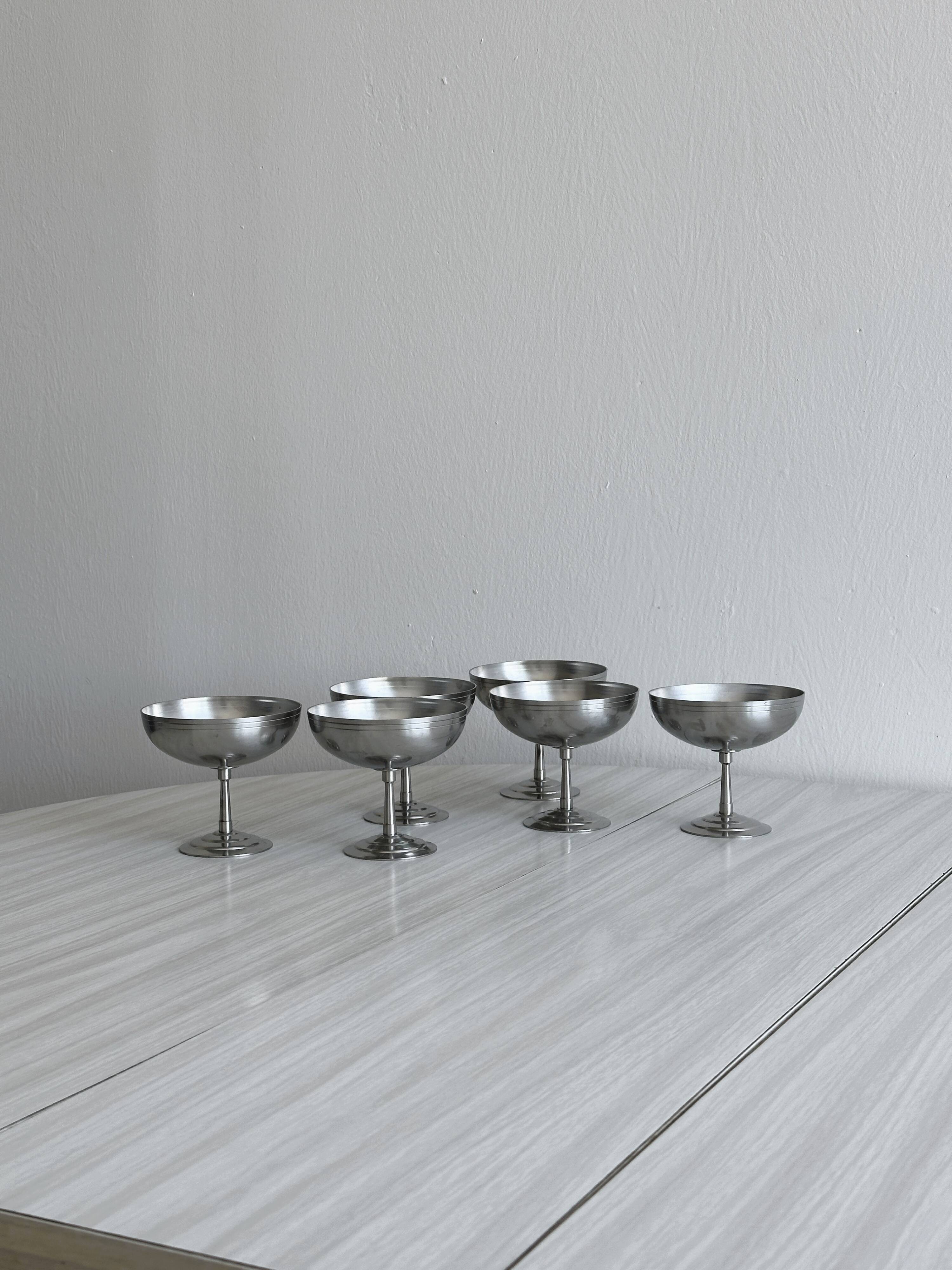 6 stainless steel footed bowls MAT