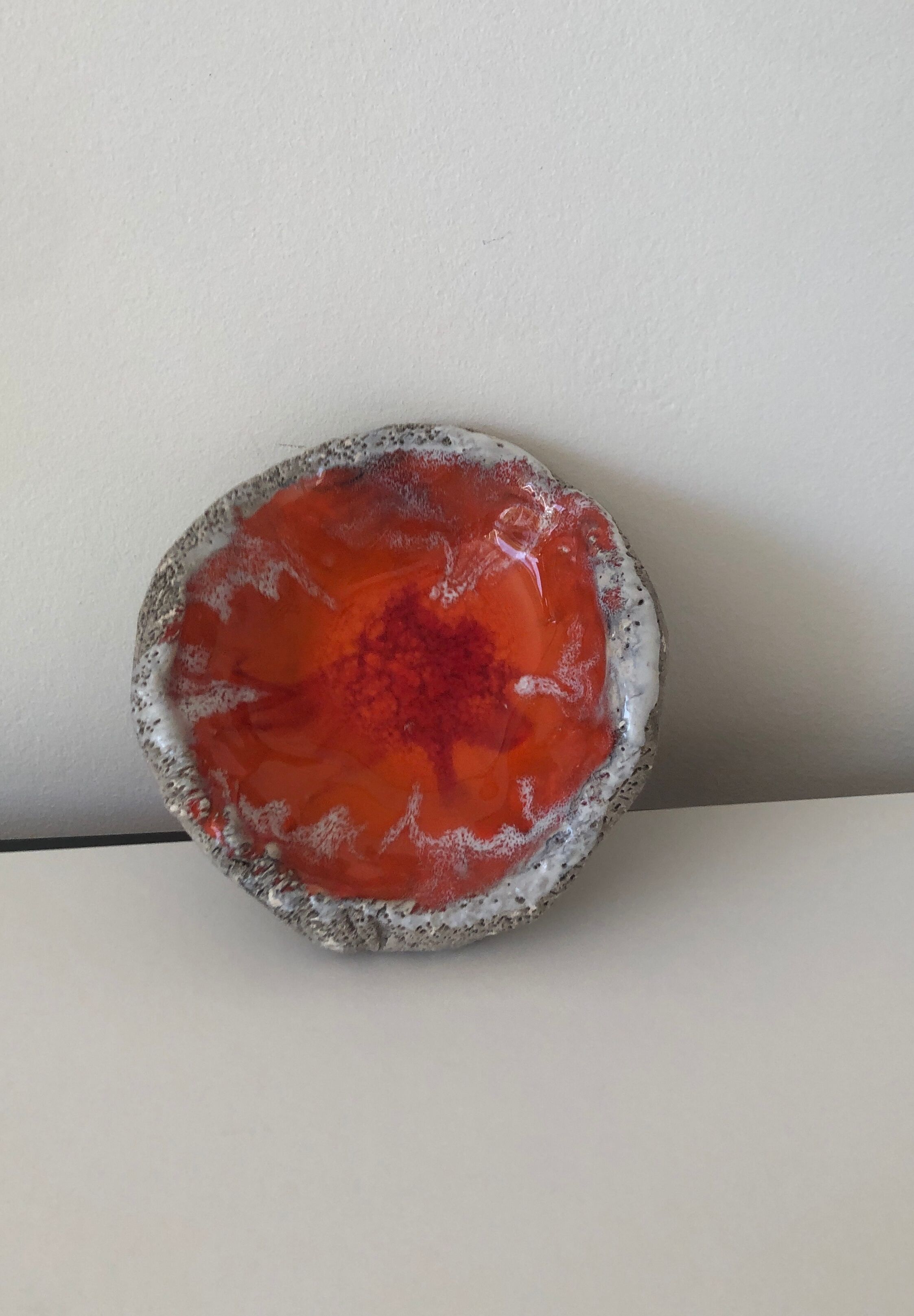 Empty pocket stone and enamel