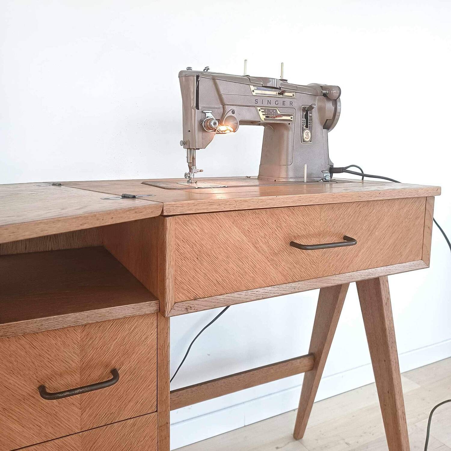 Singer vintage seamstress desk