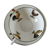 Tasse et soucoupe en porcelaine décor coqs et poules