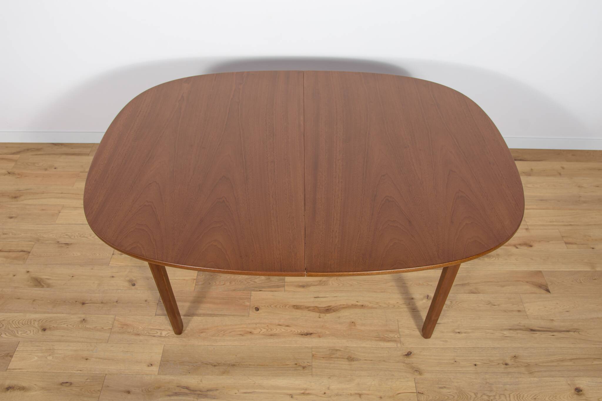 Table à manger danoise par Ole Wanscher pour Poul Jeppesens Furniture Factory, 1960s