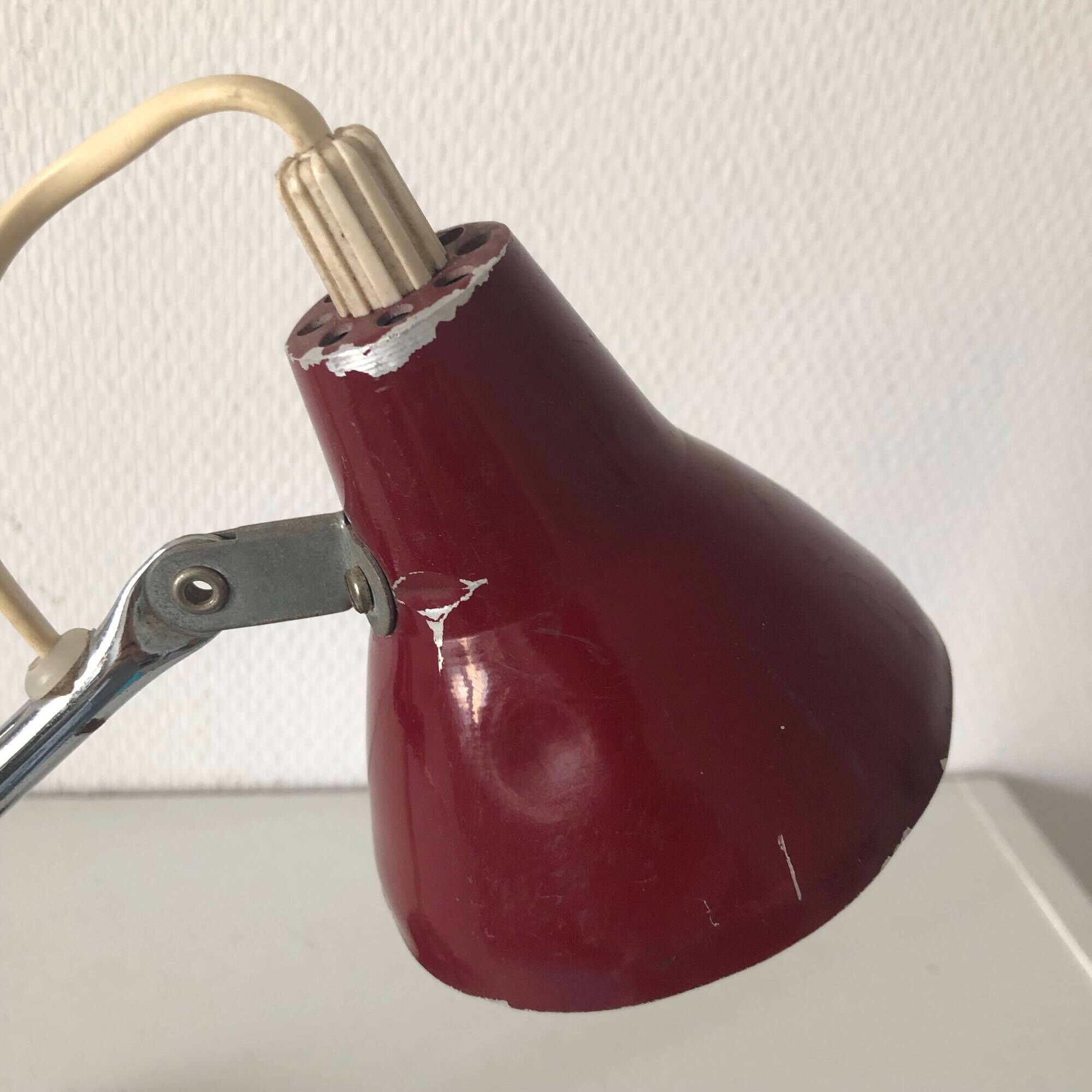 Vintage 1960 children's desk lamp, burgundy bedside table - 26 cm