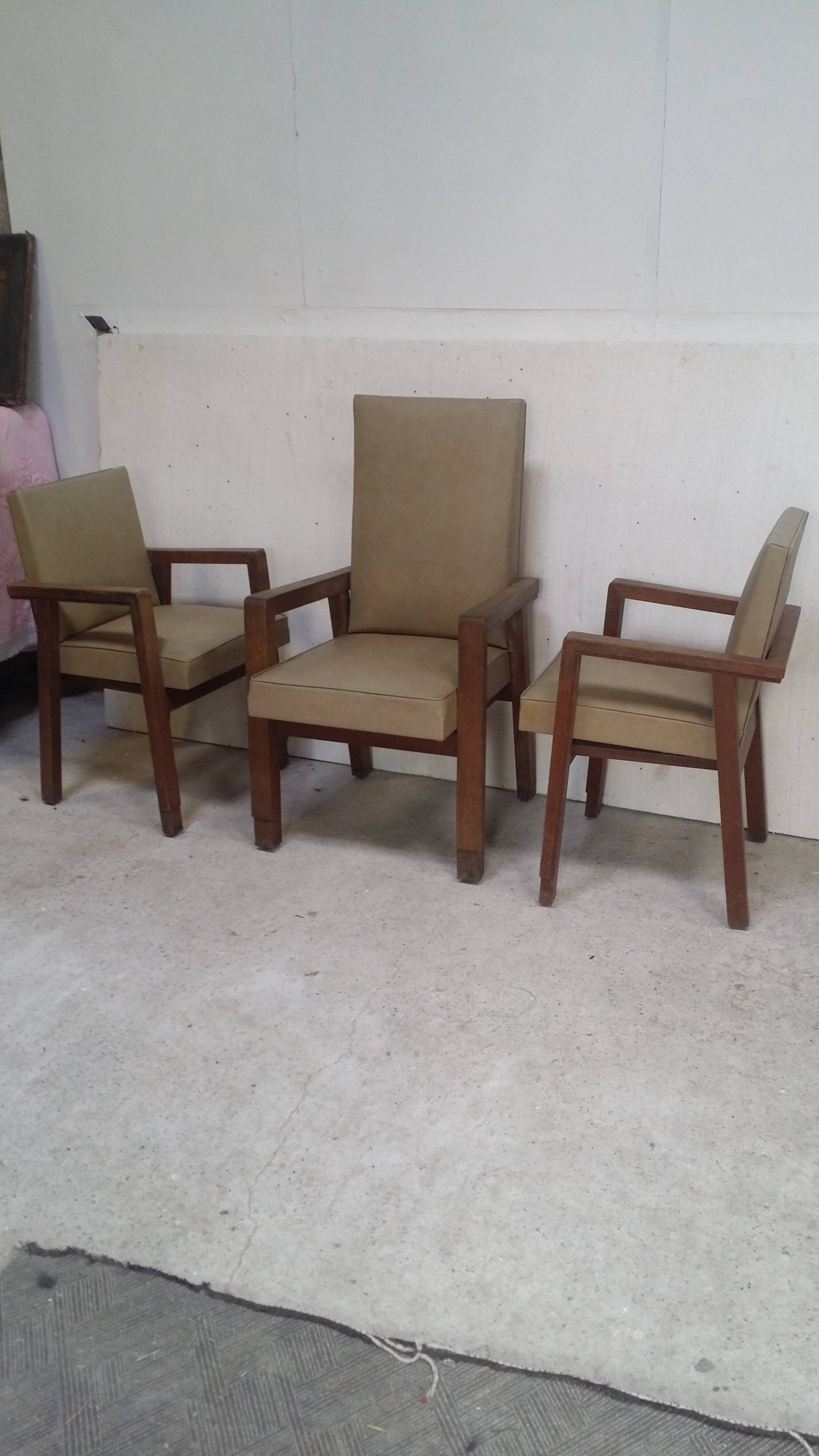 office chair and visitor chairs