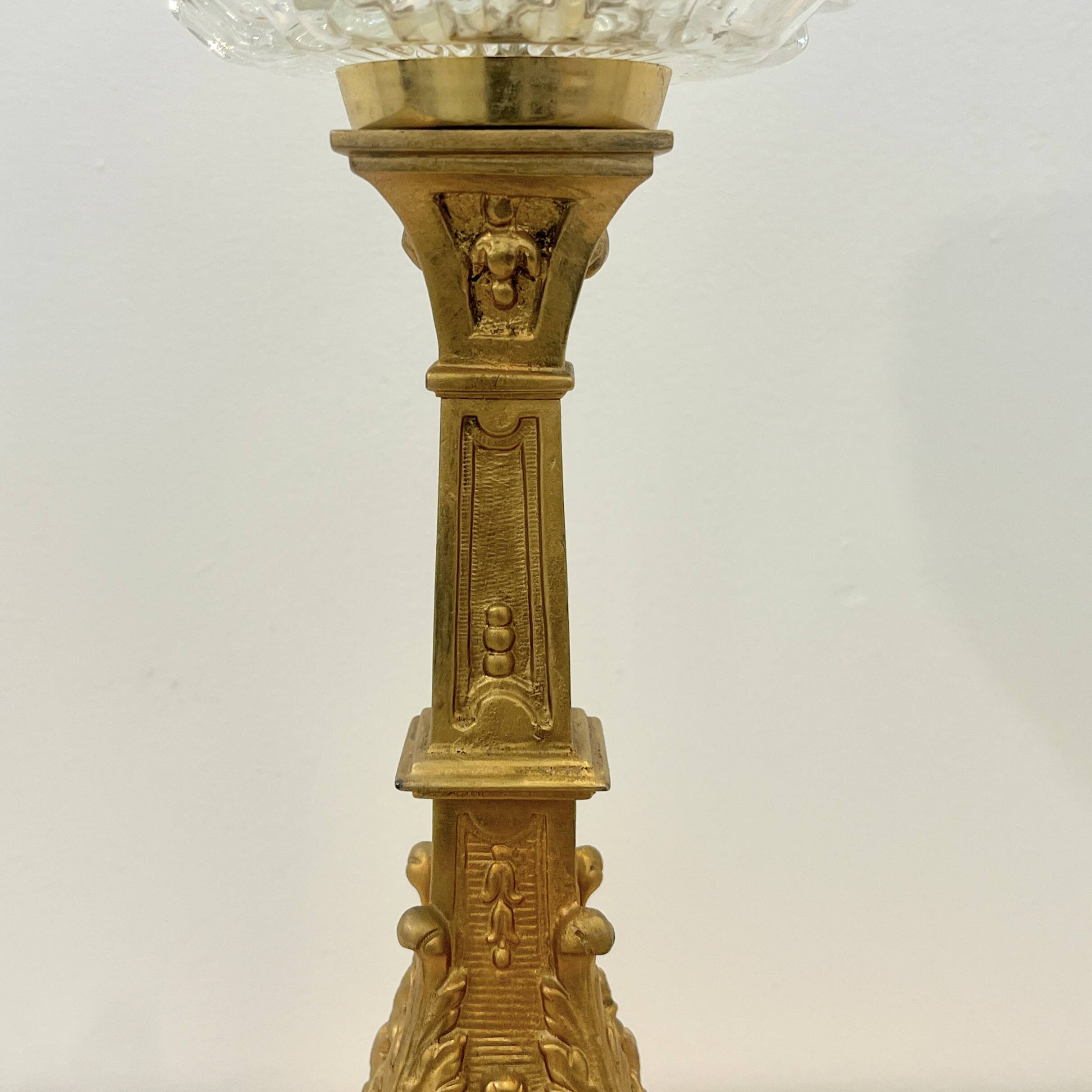 lampe chandelier en bronze doré XIXe avec globe en verre pointe de diamant