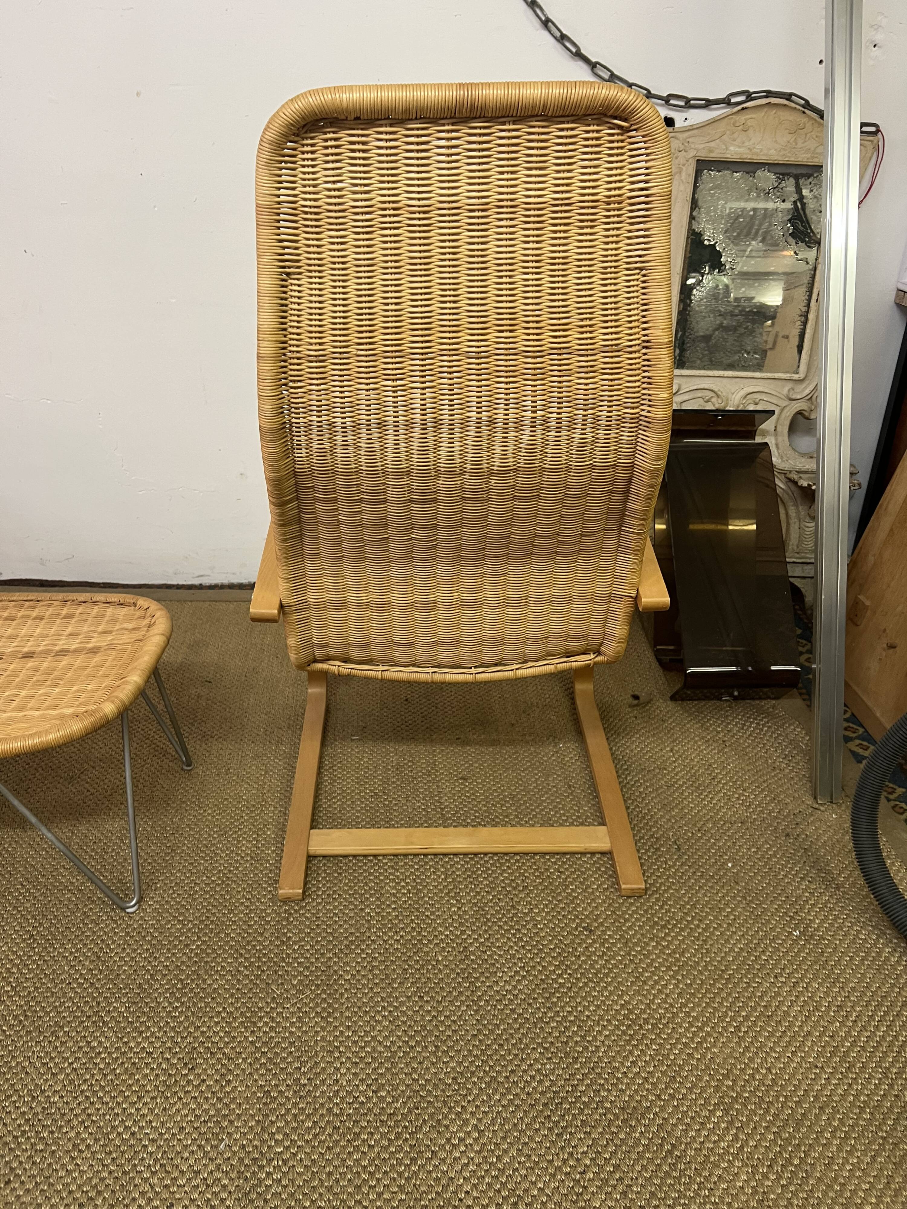 Superbe Ensemble Chaises et petite table en Osier