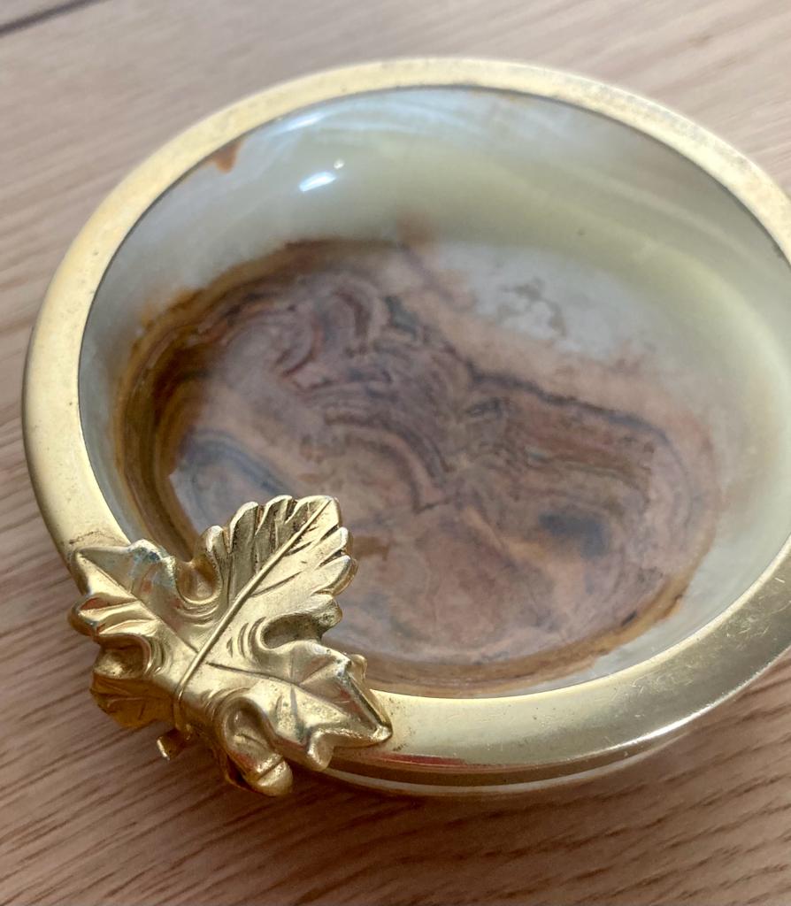 Ashtray or empty pocket in marble and brass