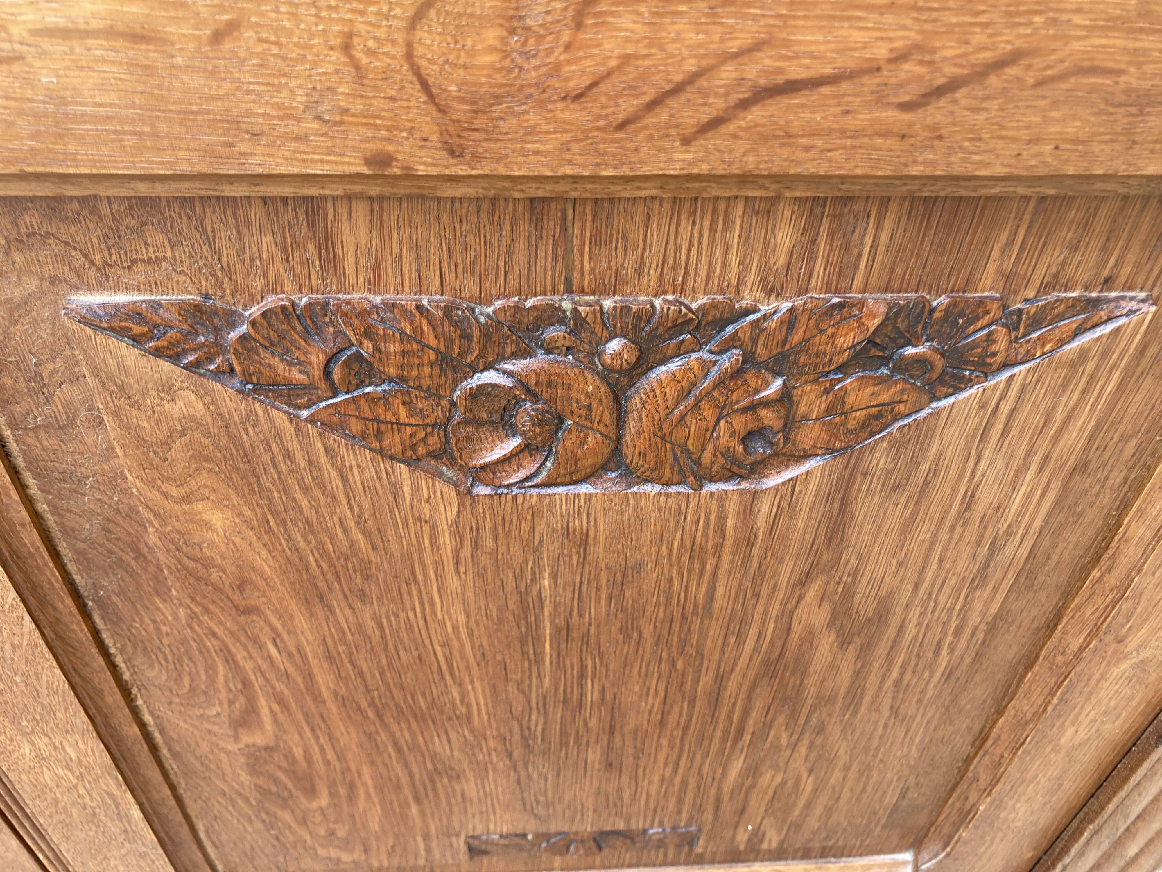 Art deco school library