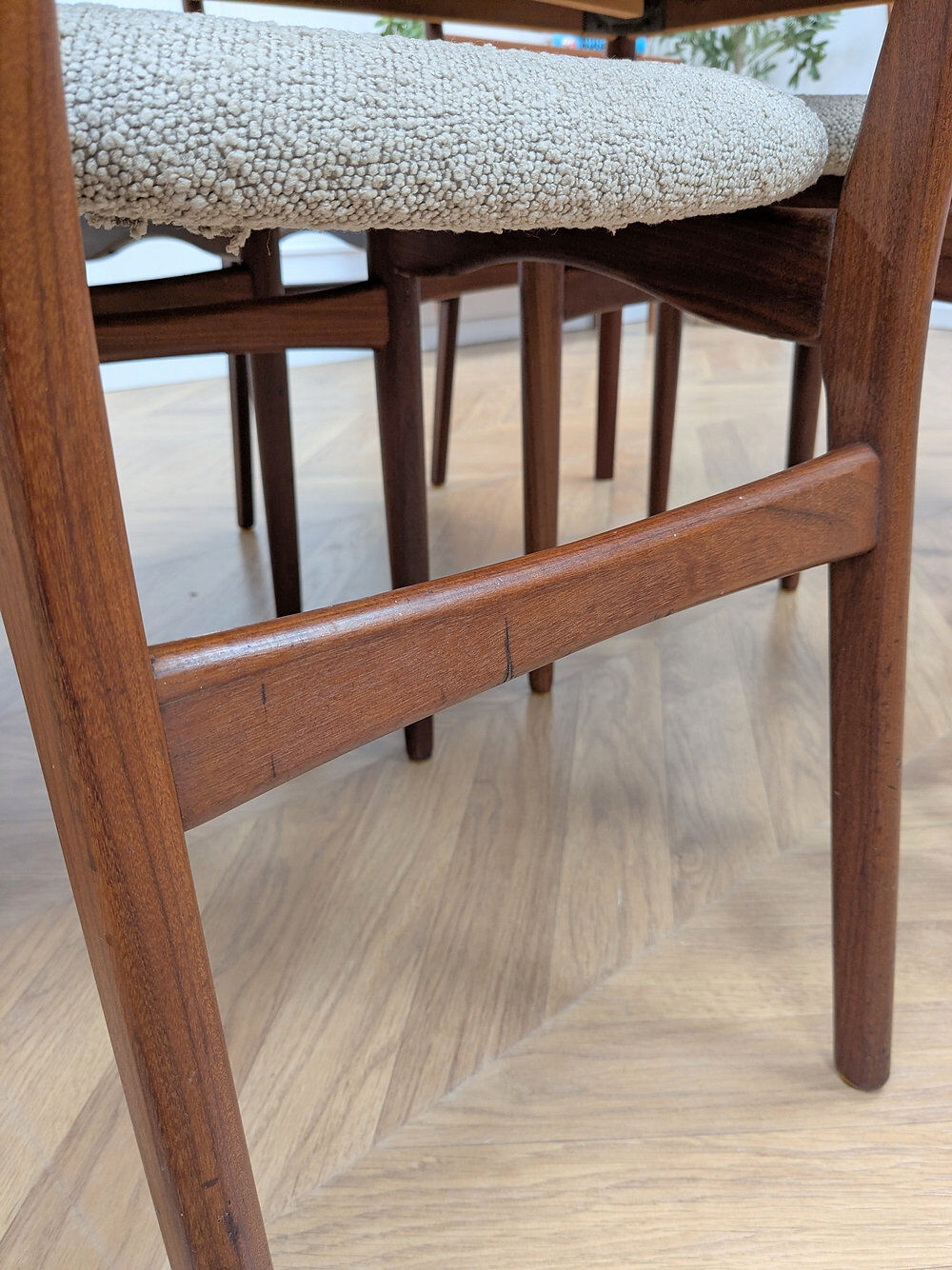 6 Scandinavian chairs