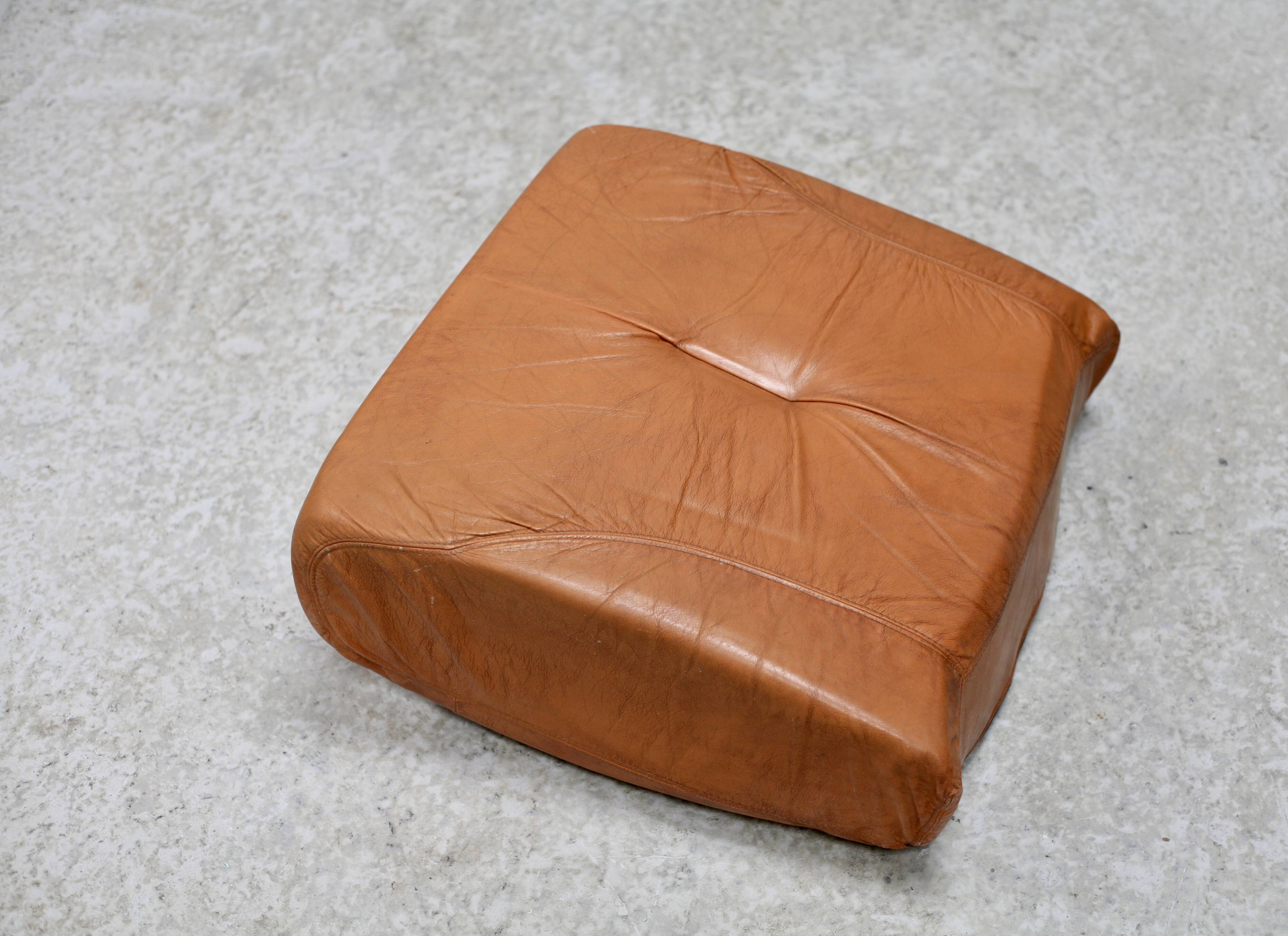 Modular sofa in "fawn" leather, Italy, circa 1970