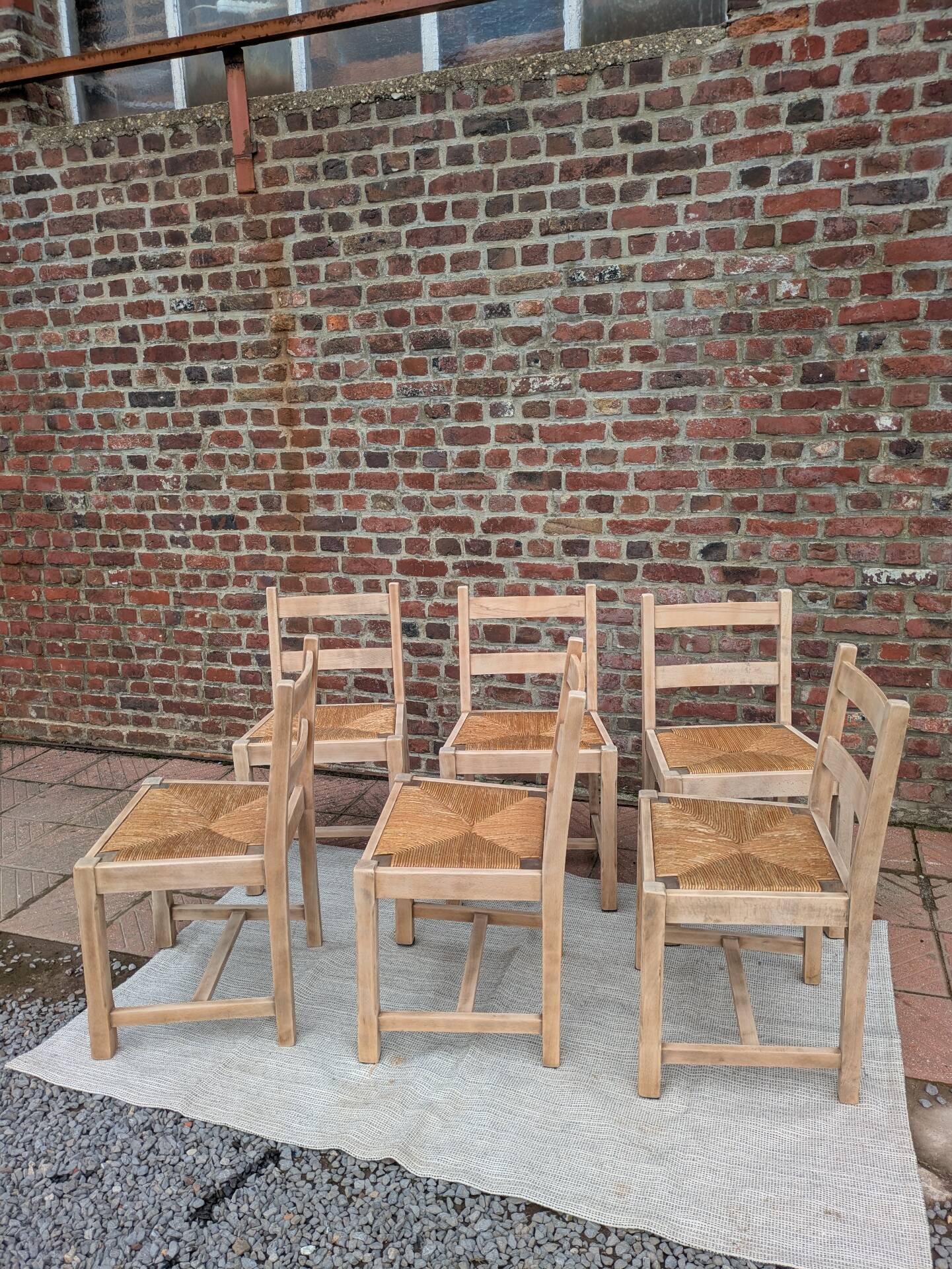 Set of 6 straw chairs