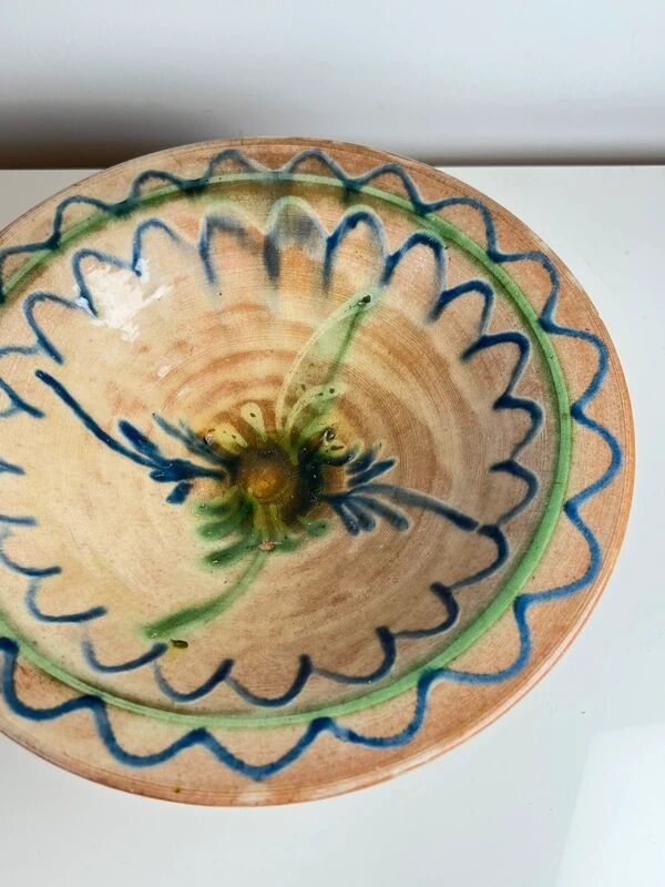 Glazed ceramic dish with green and blue floral decoration – vintage southern earthenware – handmade