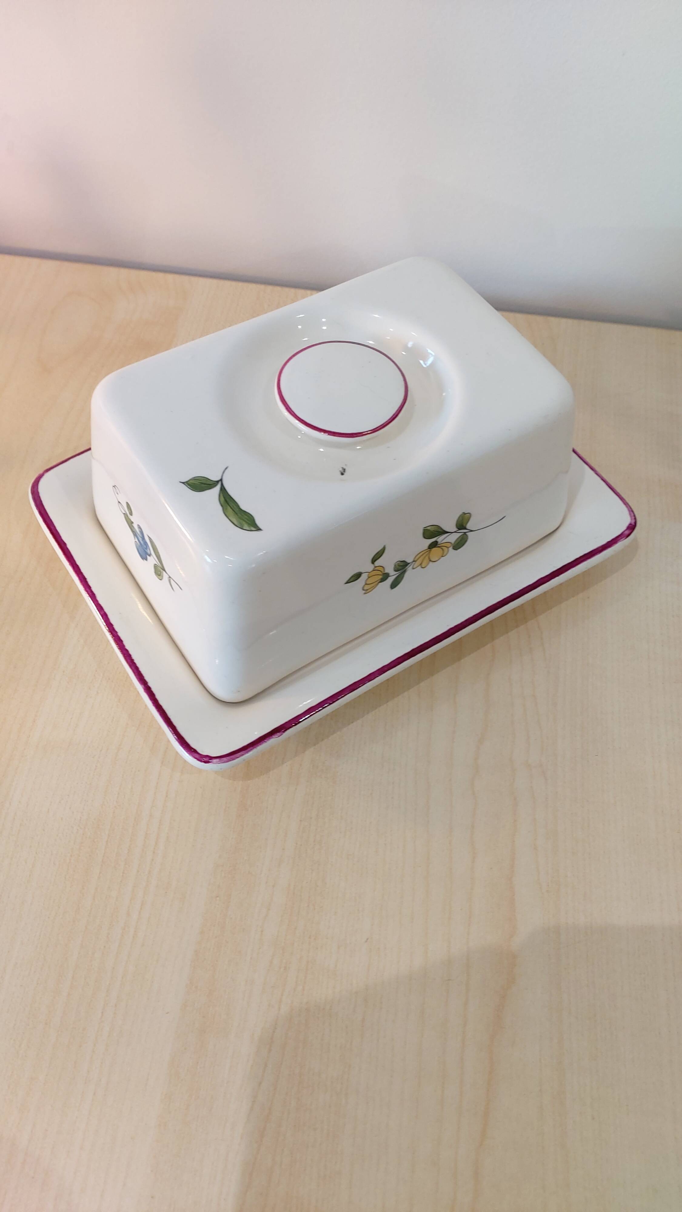 1 porcelain butter tray St Amand 1713