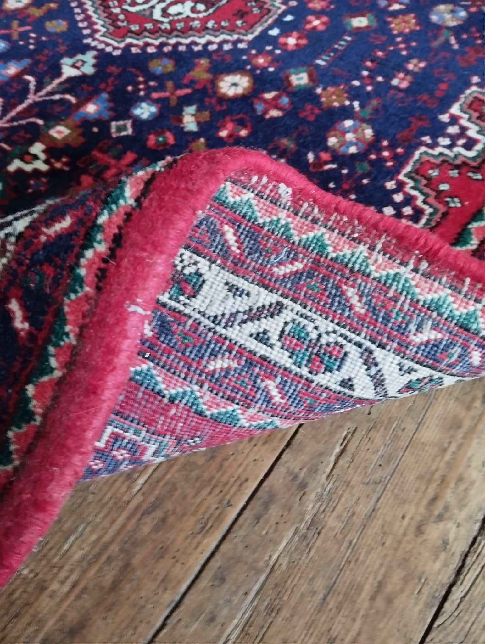 Handmade Persian Shiraz rug 161x106cm