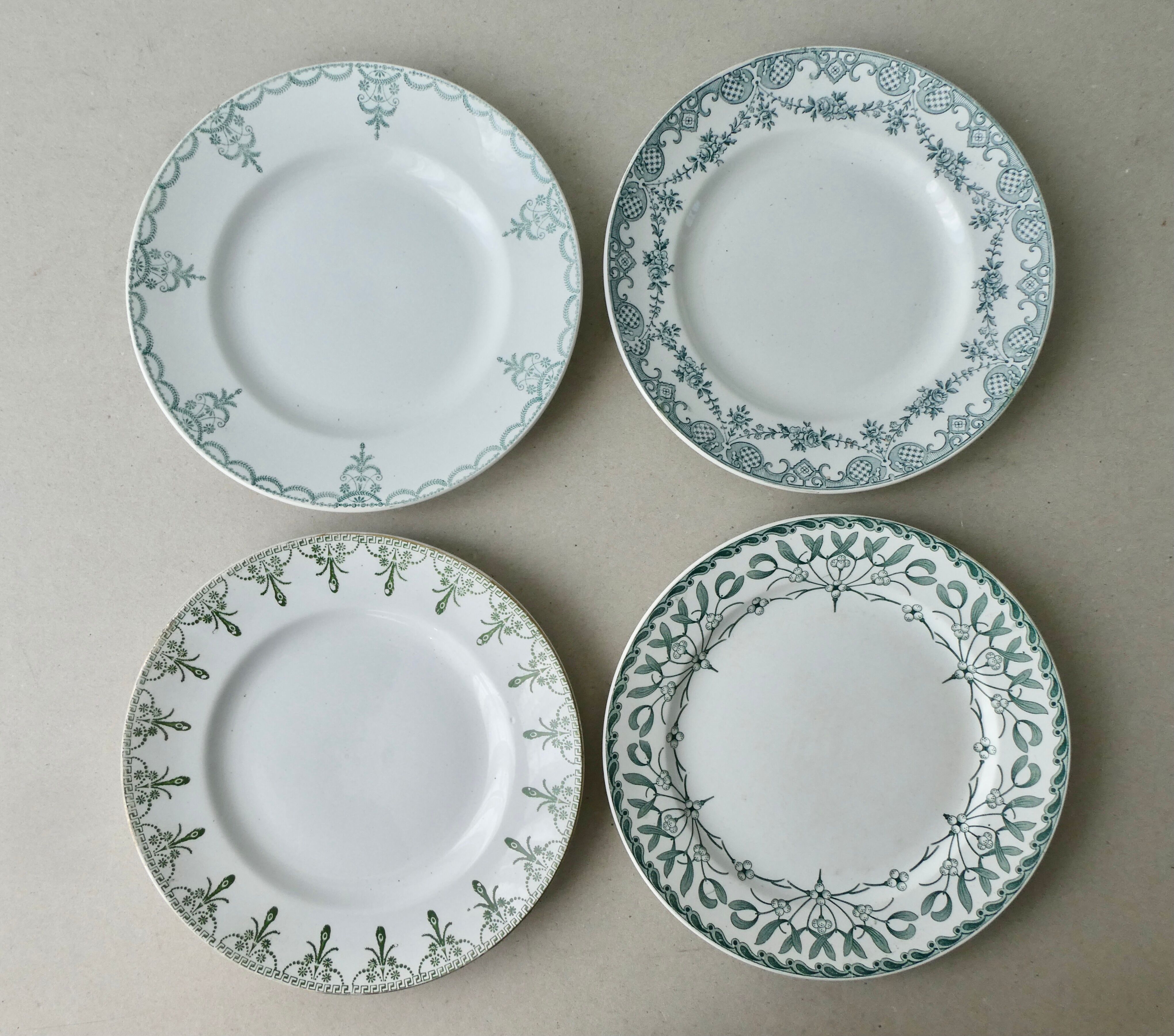 4 old flat plates 23 cm