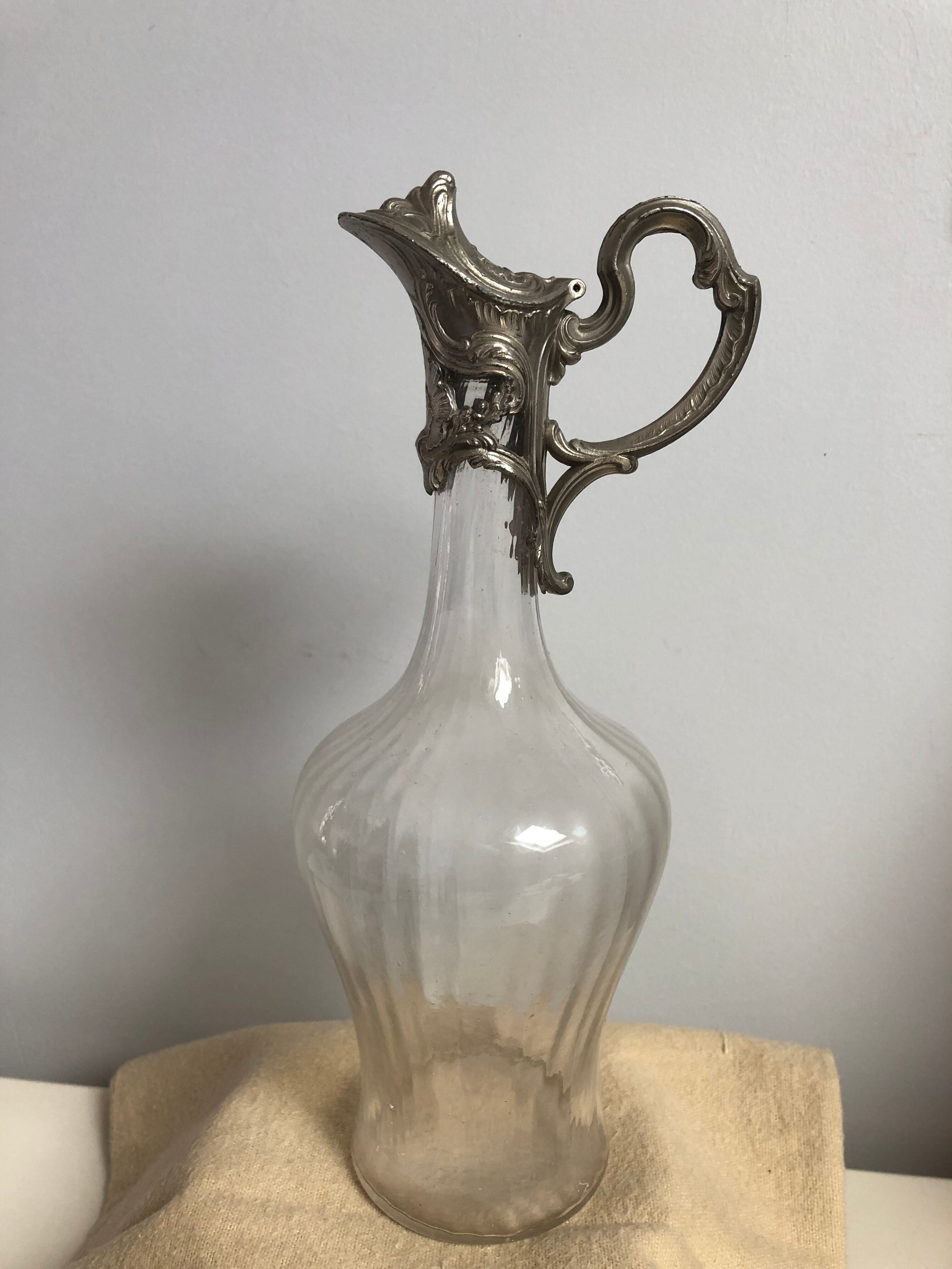 Ewer glass and silver metal