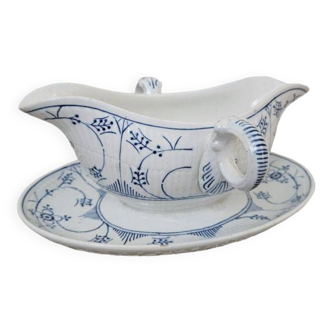 Earthenware gravy boat