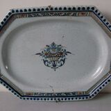 Earthenware dish of Rouen polychrome 18th wall mounting system