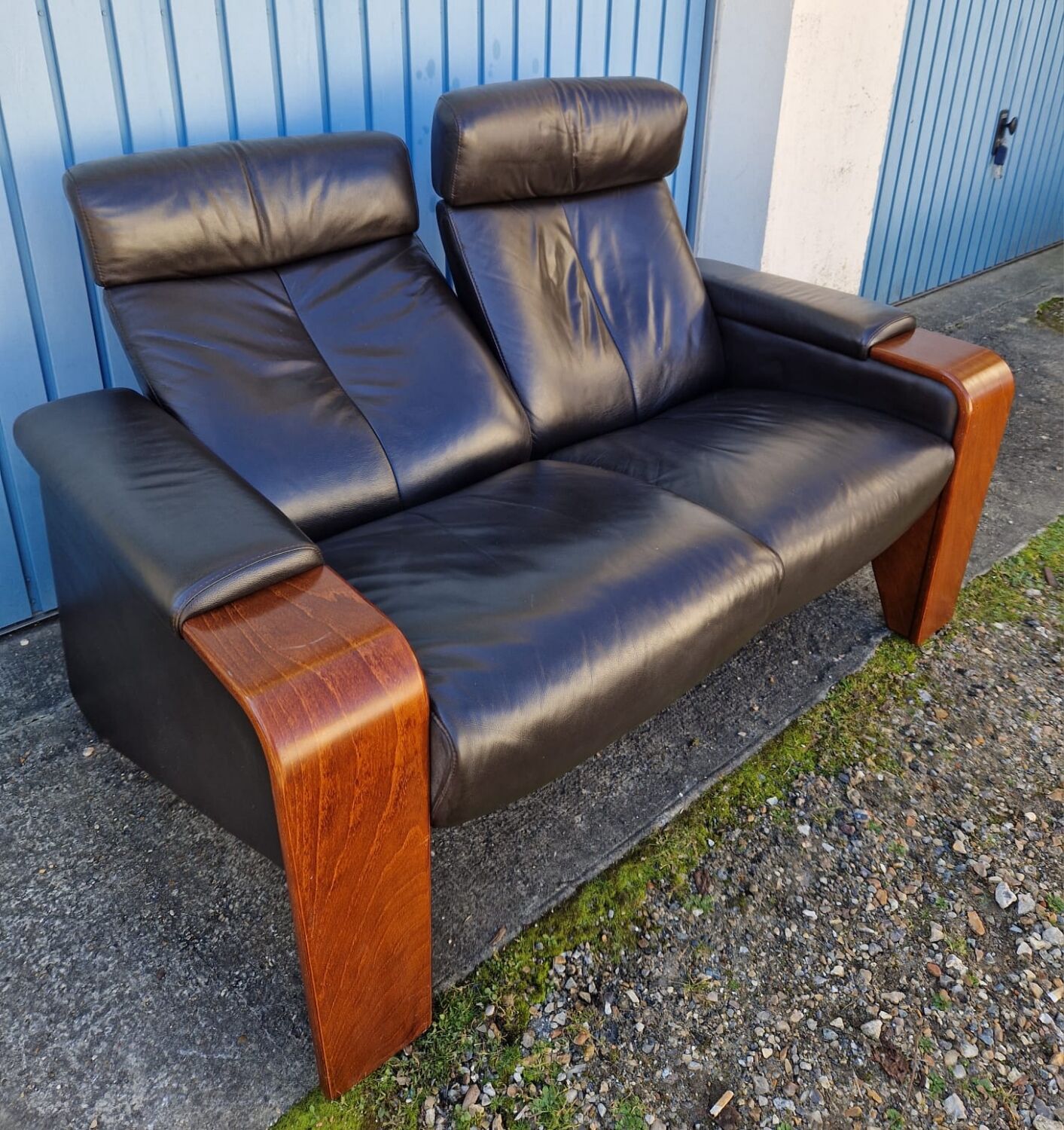 Stressless leather sofa