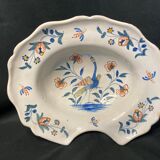 Ancien plat à barbe en faïence polychrome la rochelle xviii