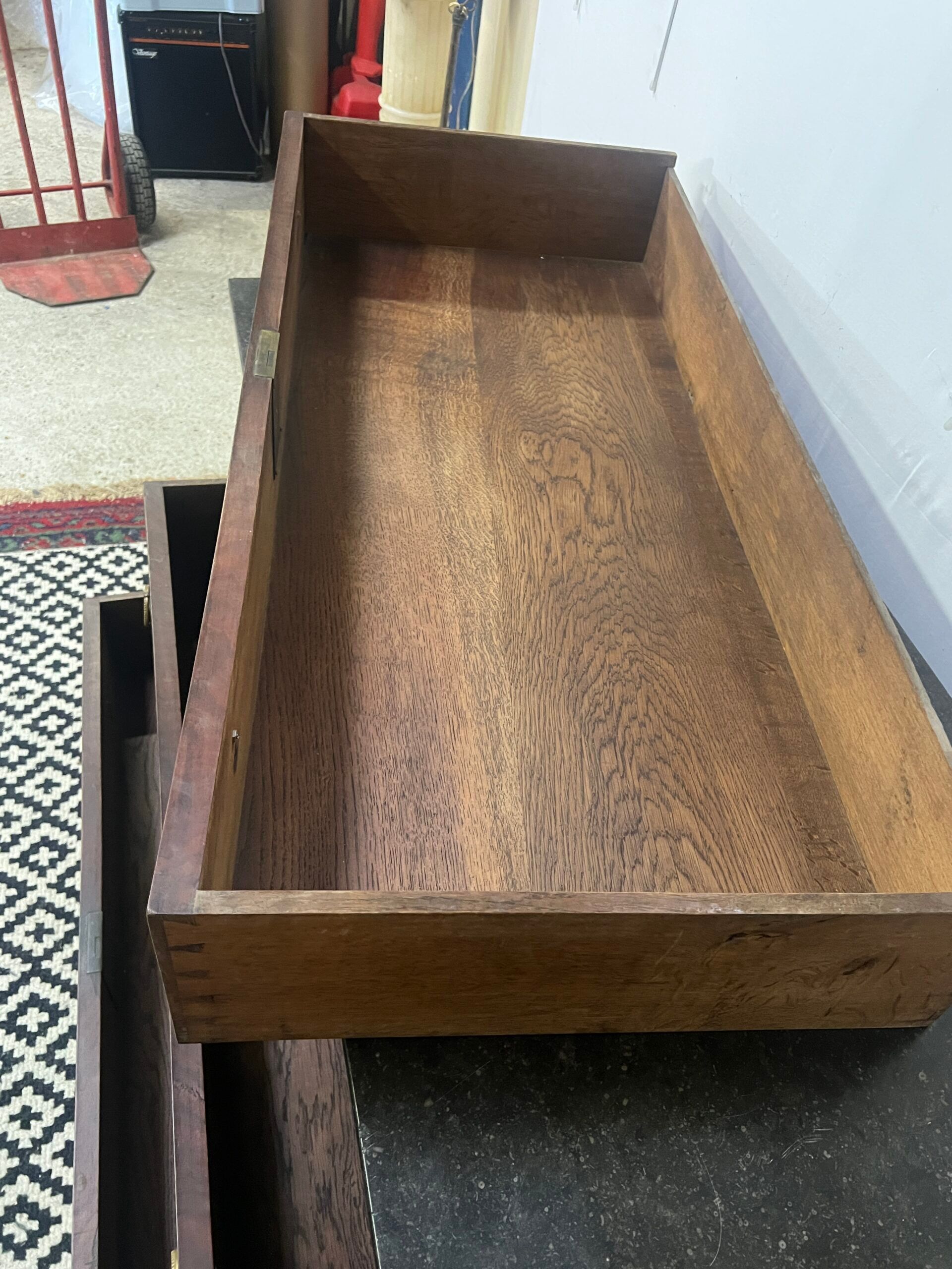 Empire chest of drawers, early 19th century period in mahogany veneer