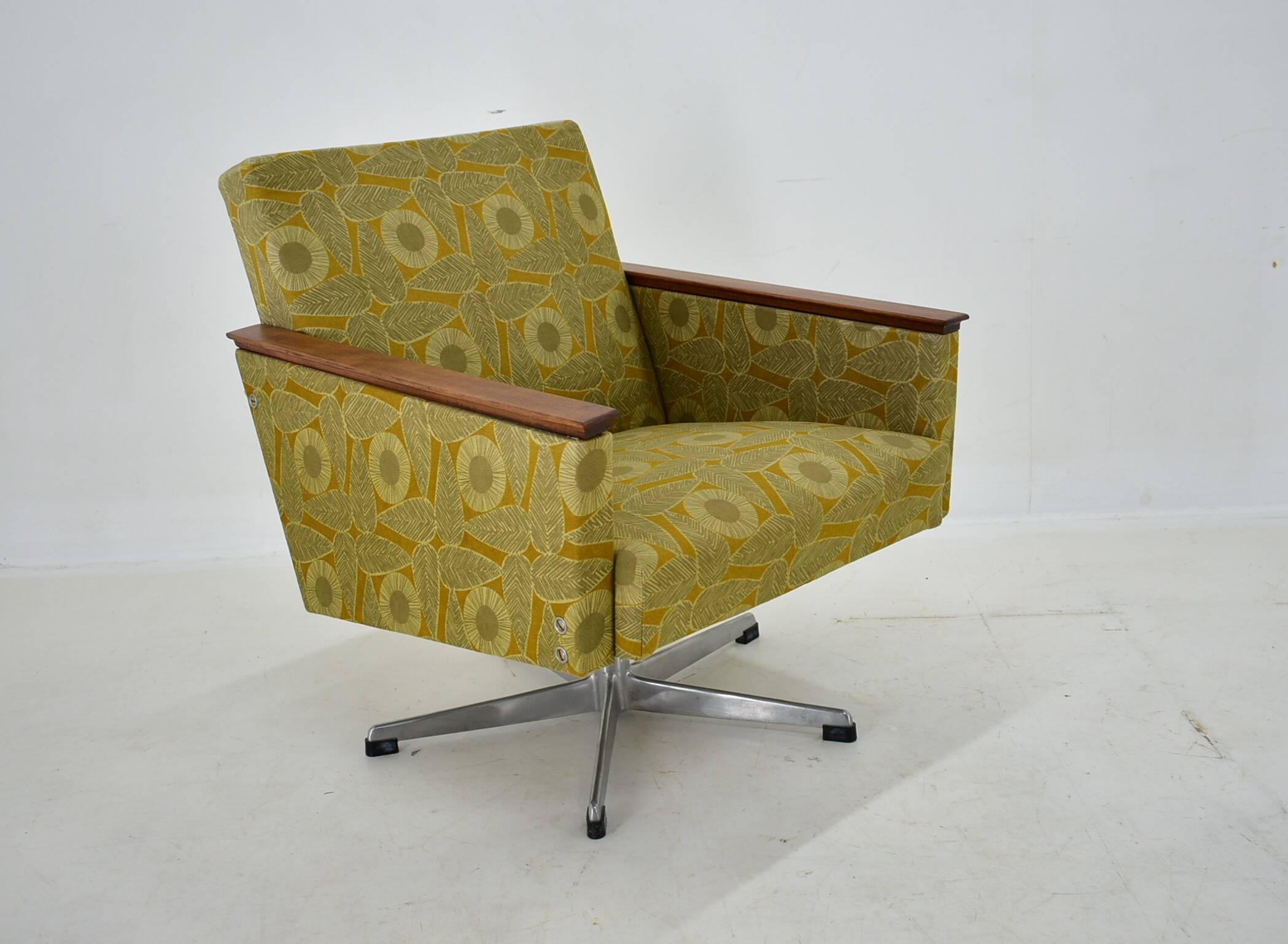 Mid-century armchair, Czechoslovakia, 1970s.