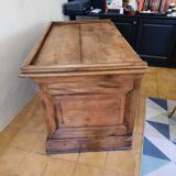 Teacher's desk
