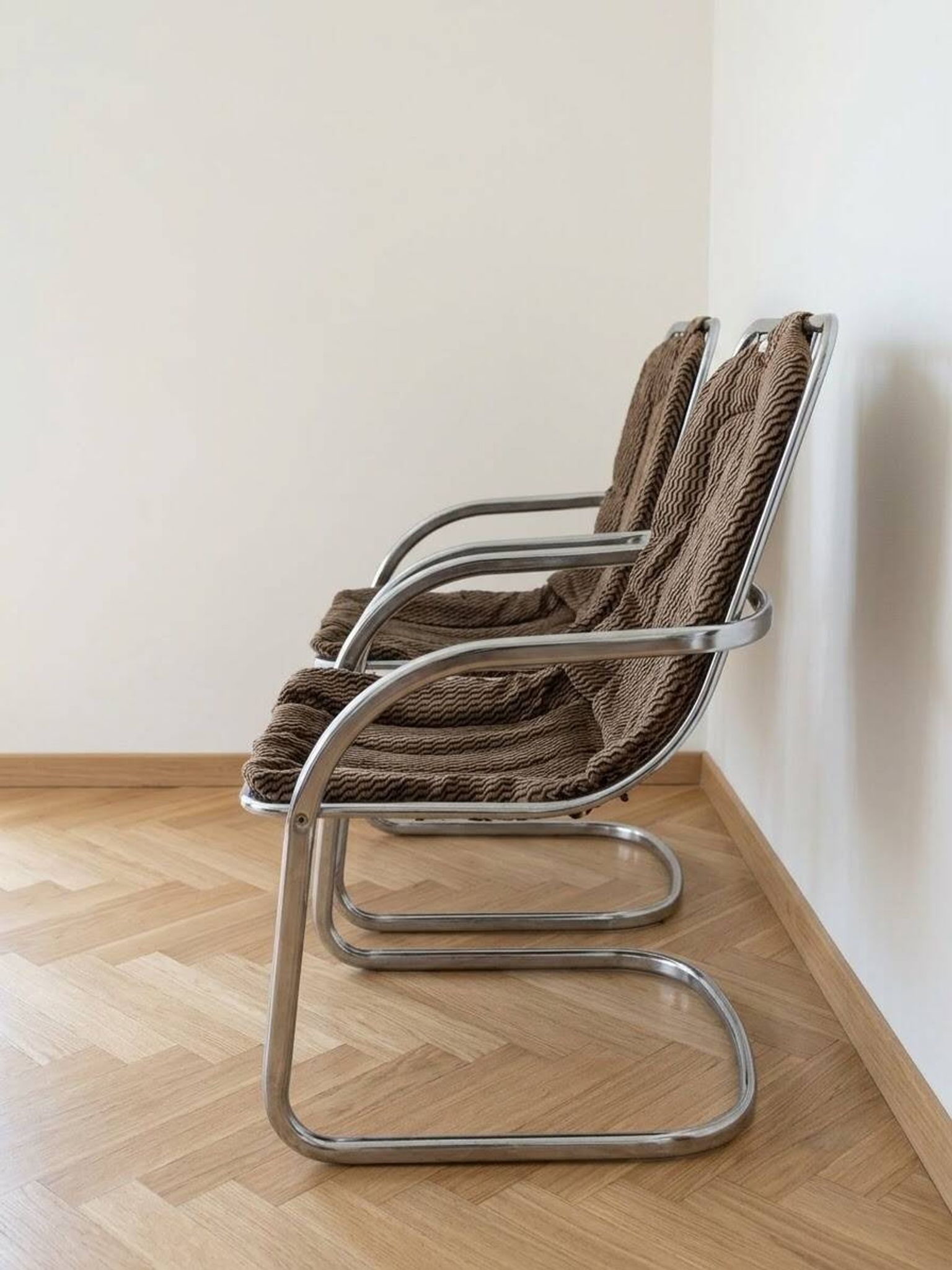 2 vintage designer chairs from the 70s in the style of Willy Rizzo, space age.
