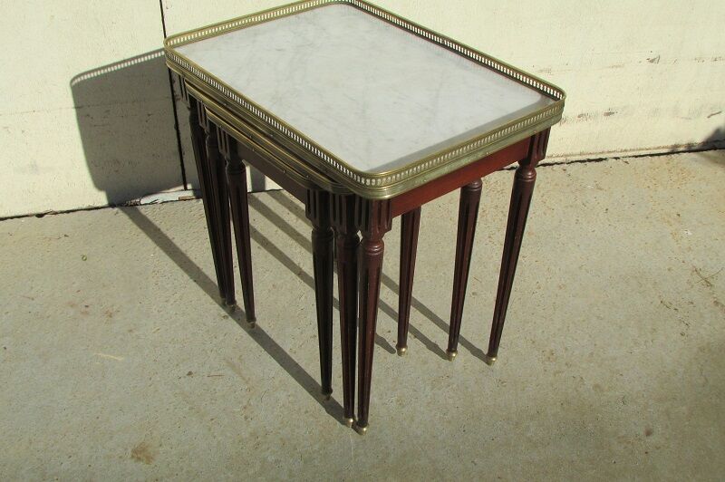 3 tables gigognes Louis XVI