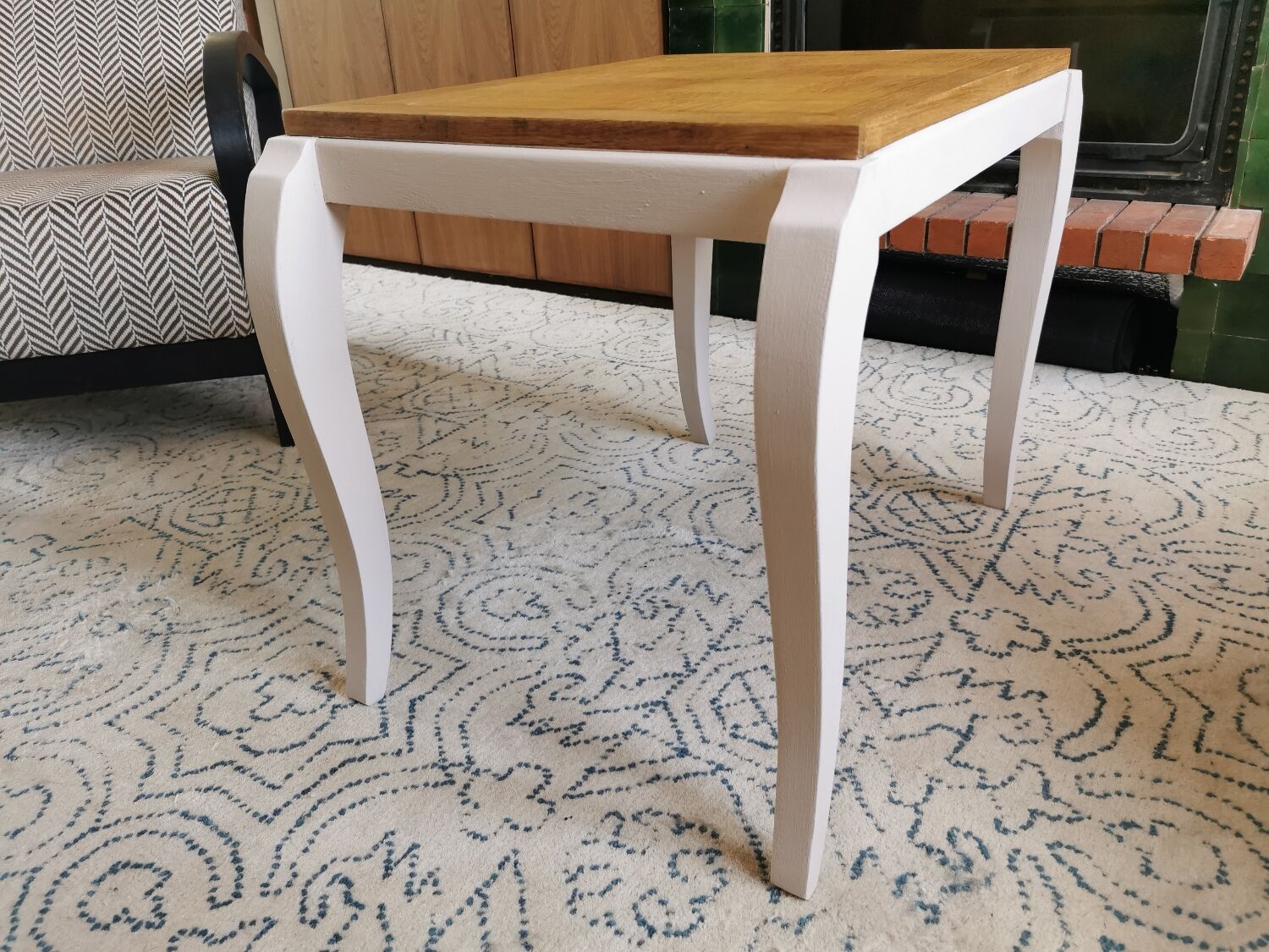 Table basse art déco relookée, pieds galbés