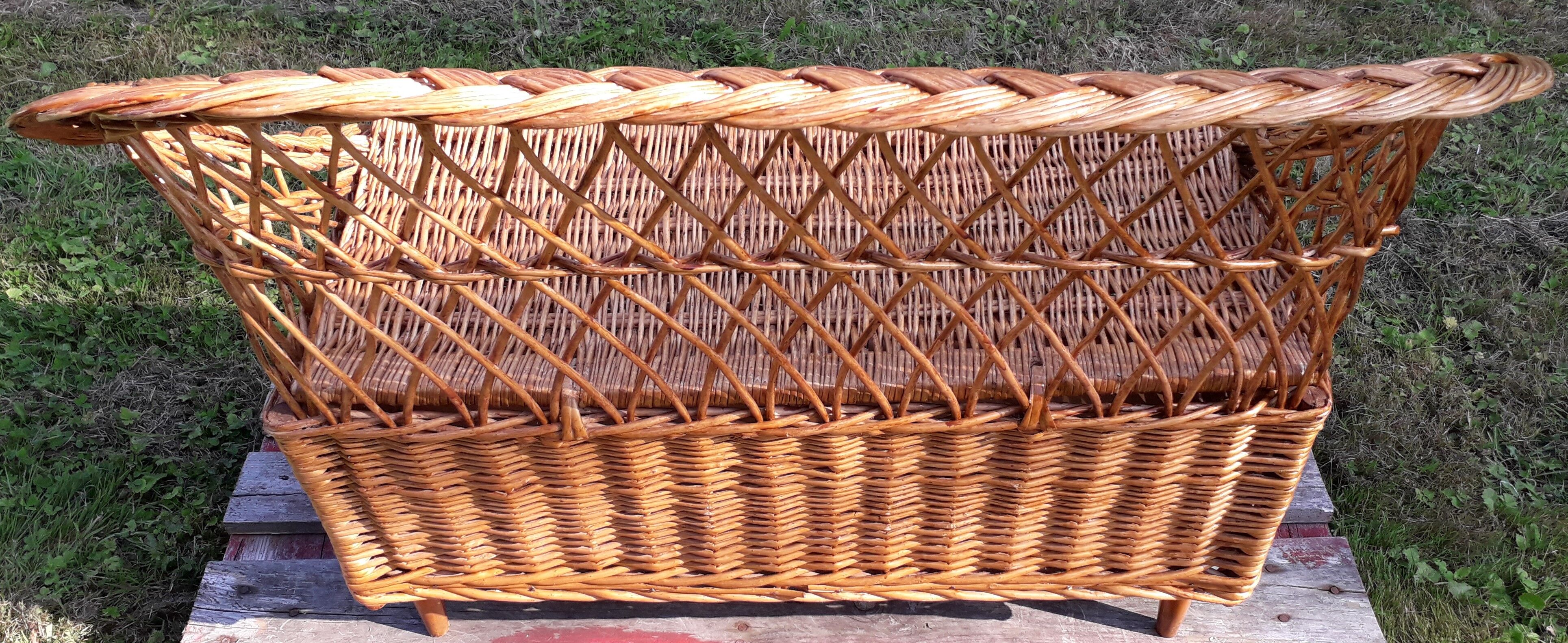 Wicker child's box bench