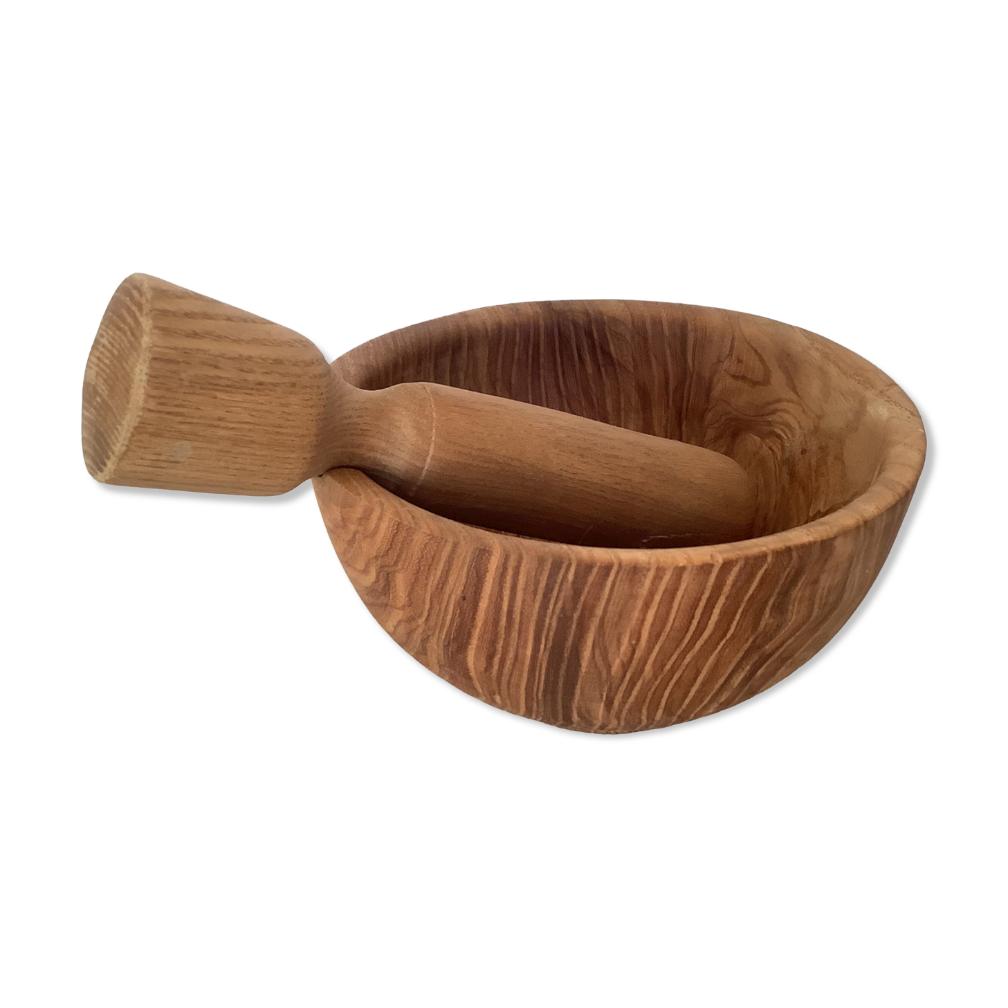 Mortier en bois avec un pilon