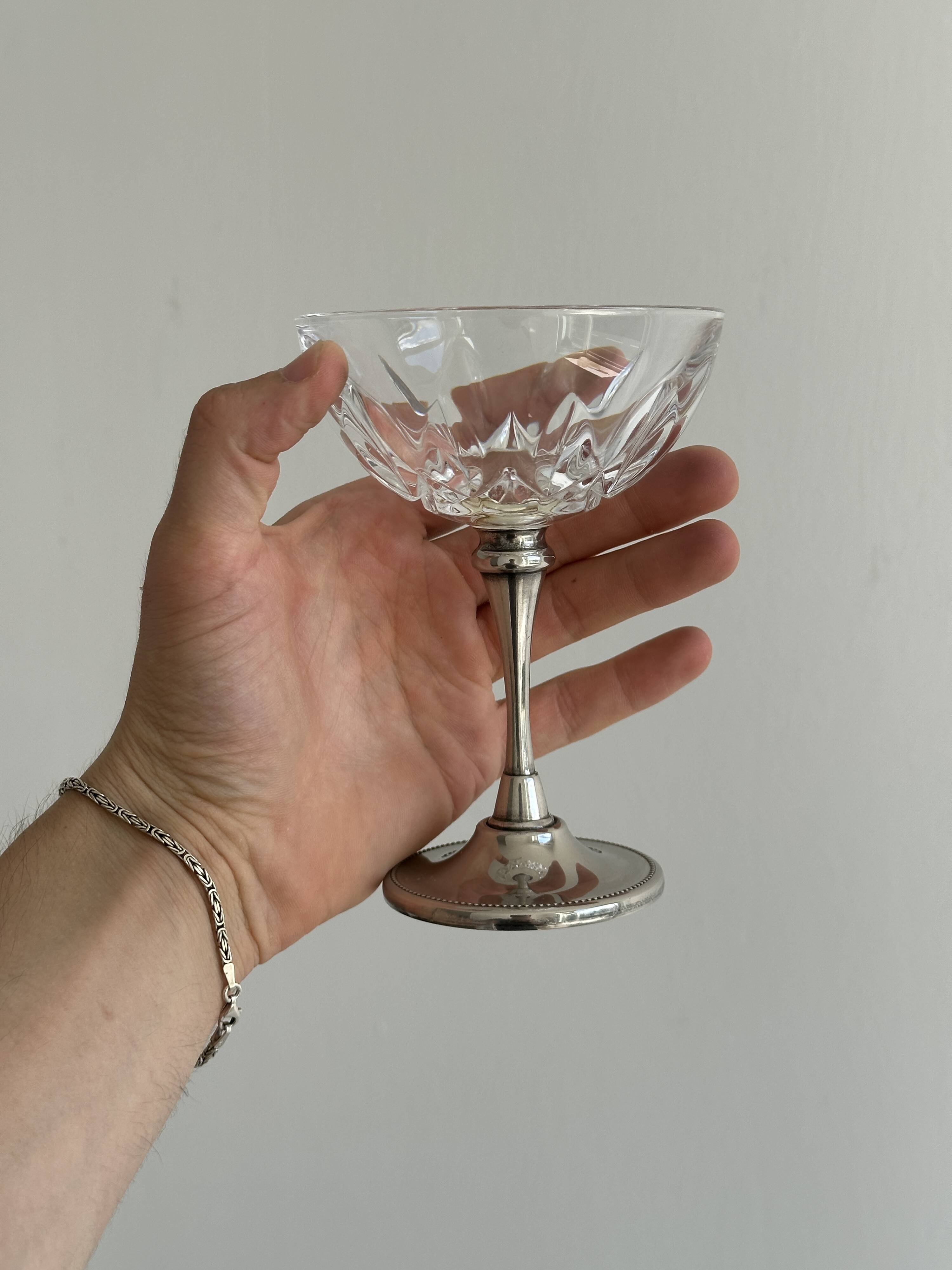 Set of 2 vintage glasses in metal and thick chiseled glass