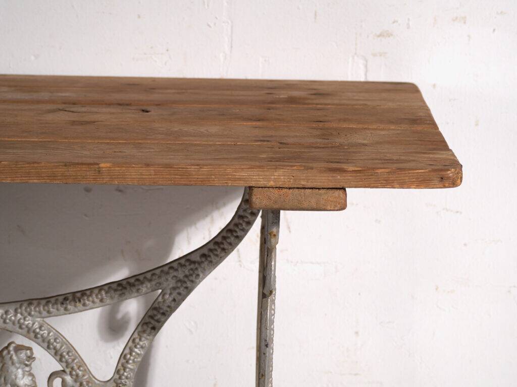 Table de jardin ancienne en fonte – Europe centrale, vers 1900