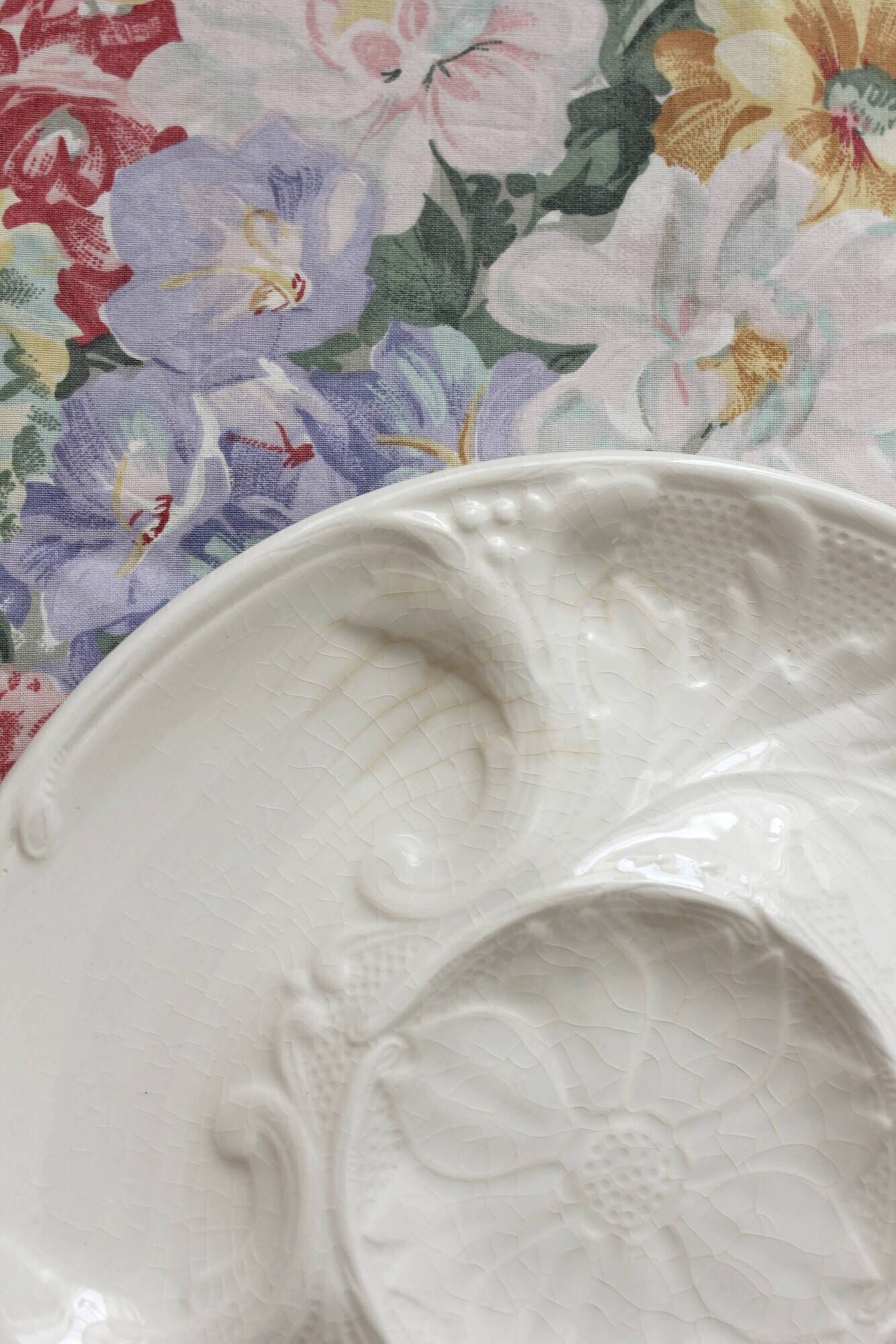 6 vintage Gien white slip earthenware artichoke plates