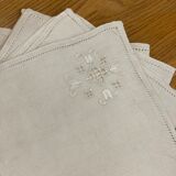 4 linen napkins