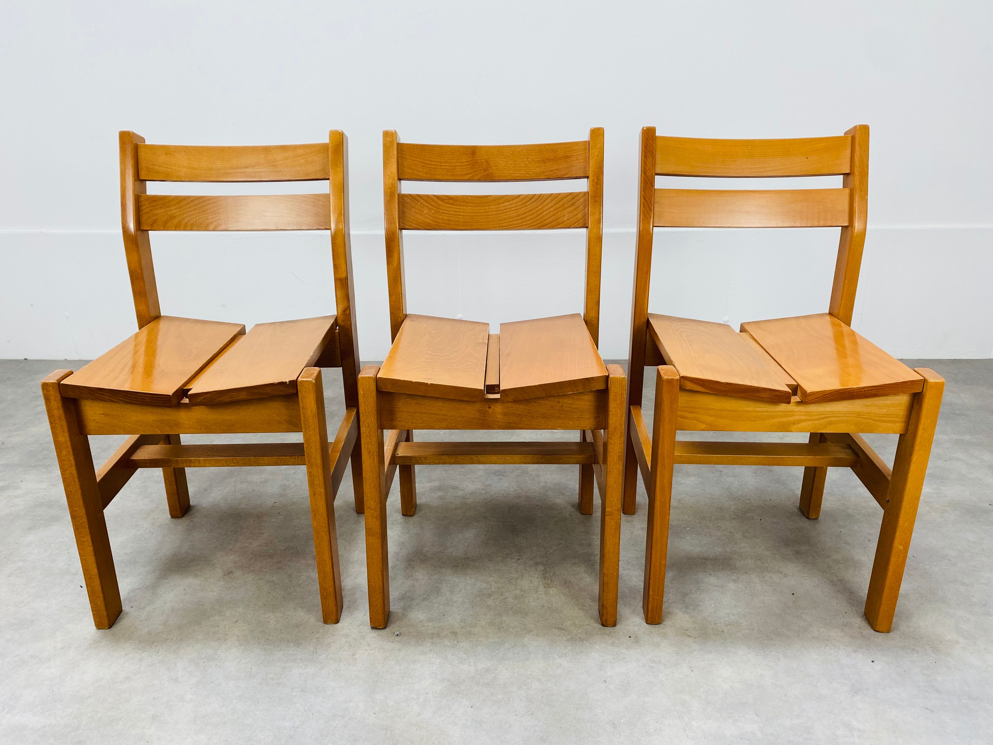 3 homemade chairs Regain selection Perriand for Les Arcs 1600