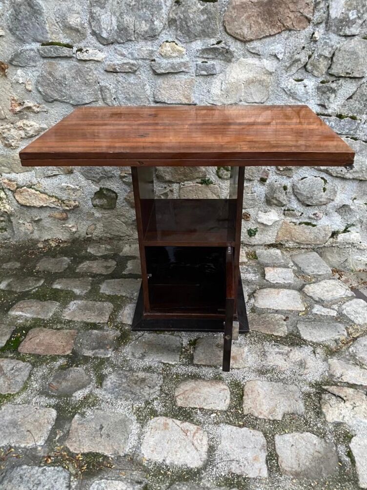 Art deco wallet table