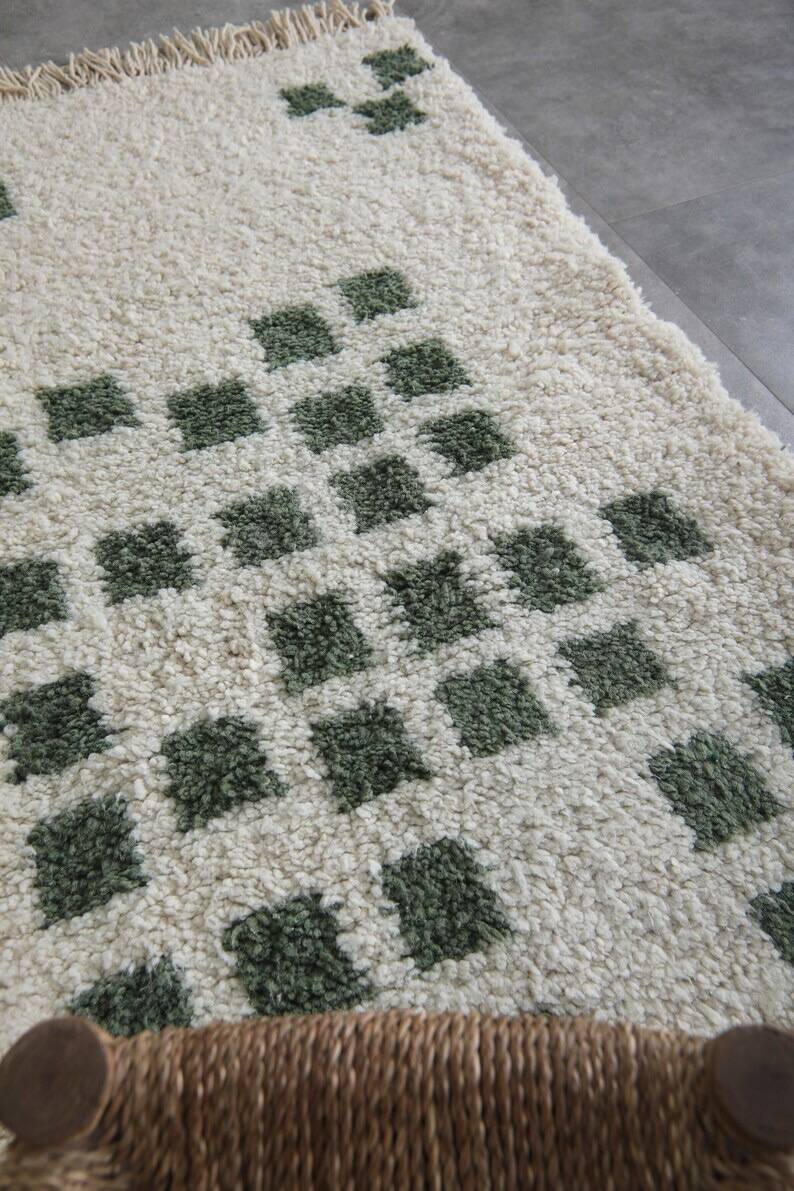 Traditional handmade pure wool rug, size 150 x 250 cm