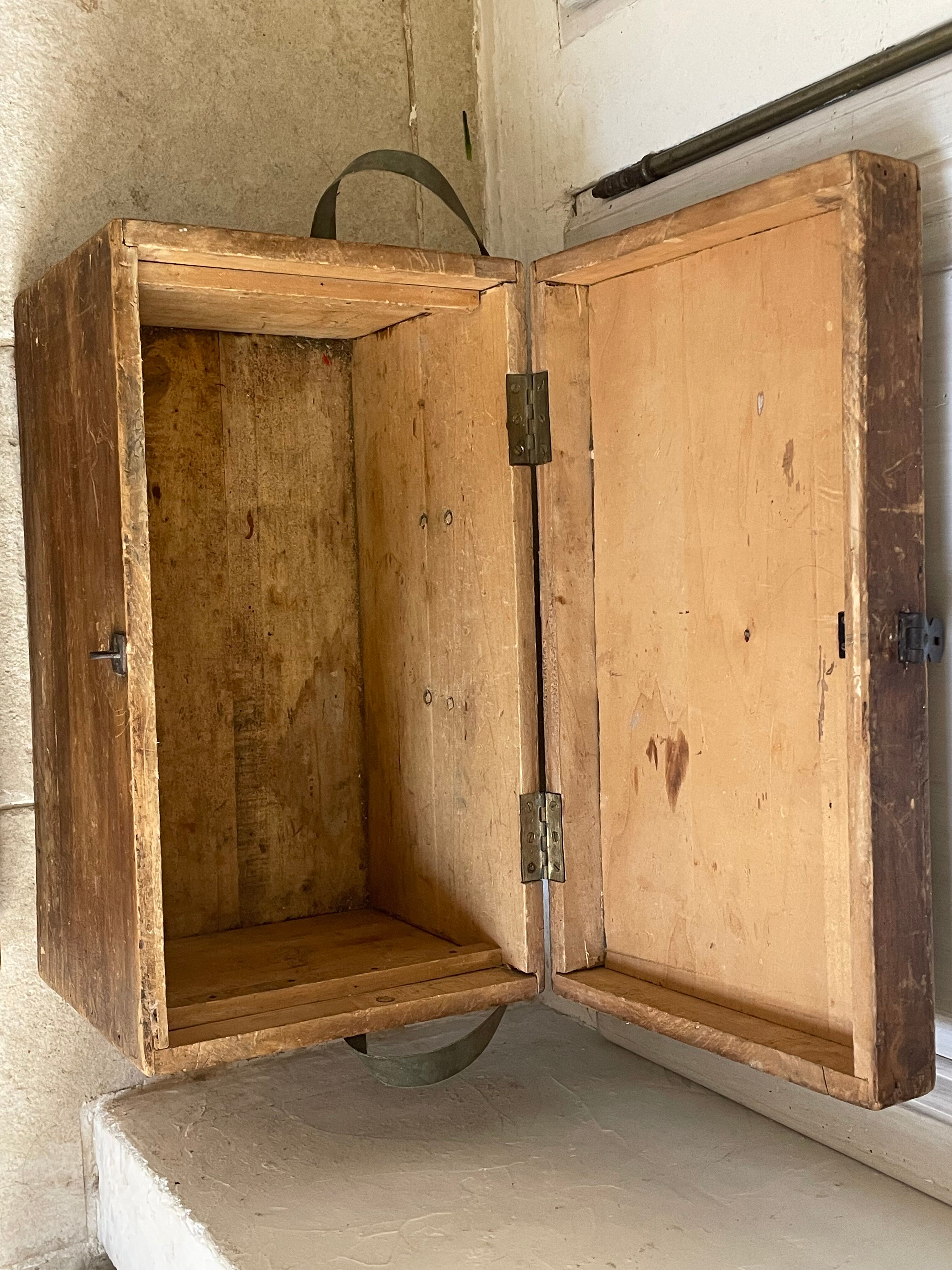 Wooden trunk Peugeot brothers