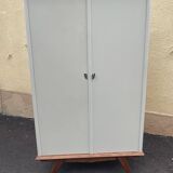 Vintage wardrobe feet compass