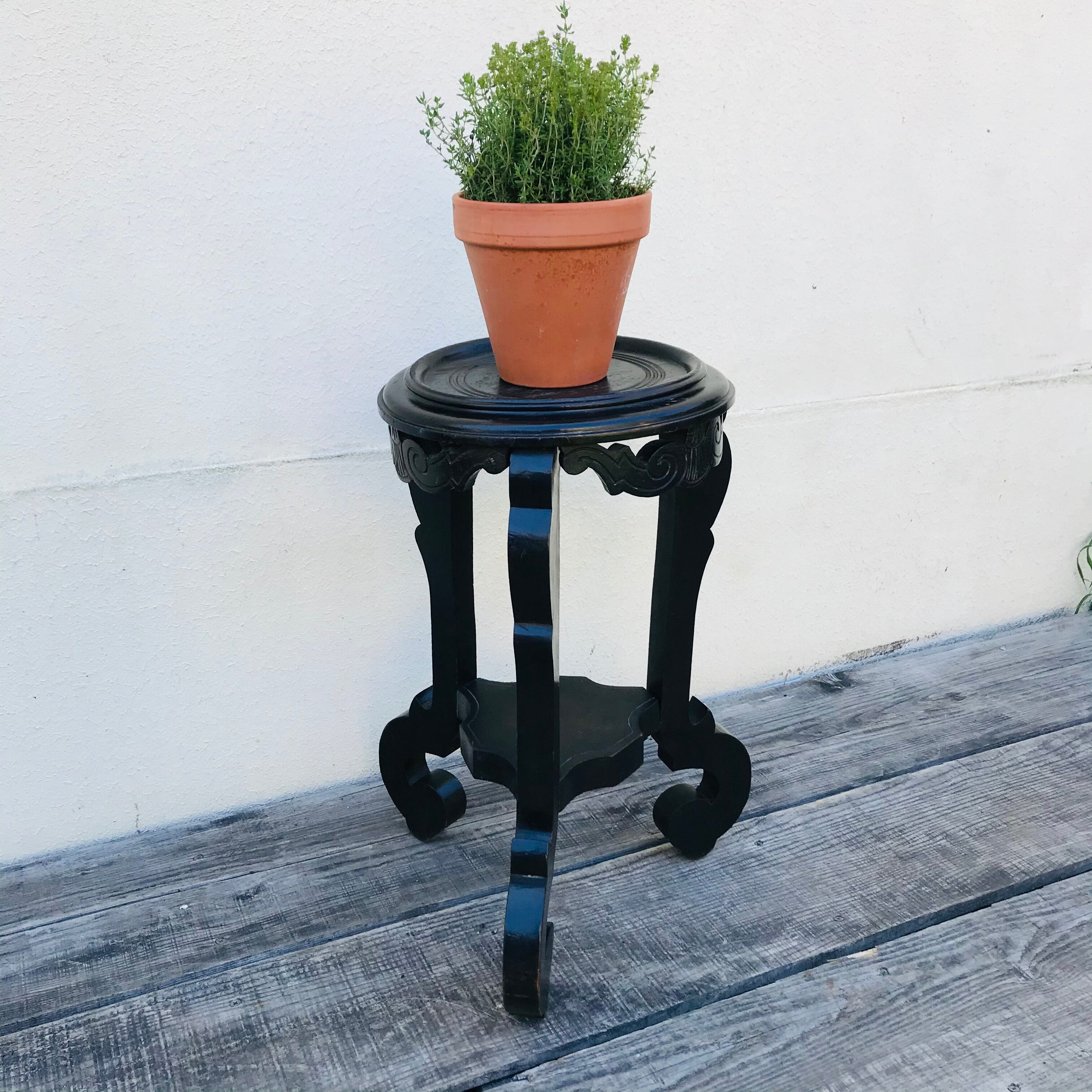 Black wooden tripod harness 1920