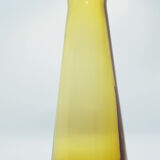 Carafe en verre jaune scandinave