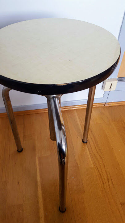 Tabouret formica à vis