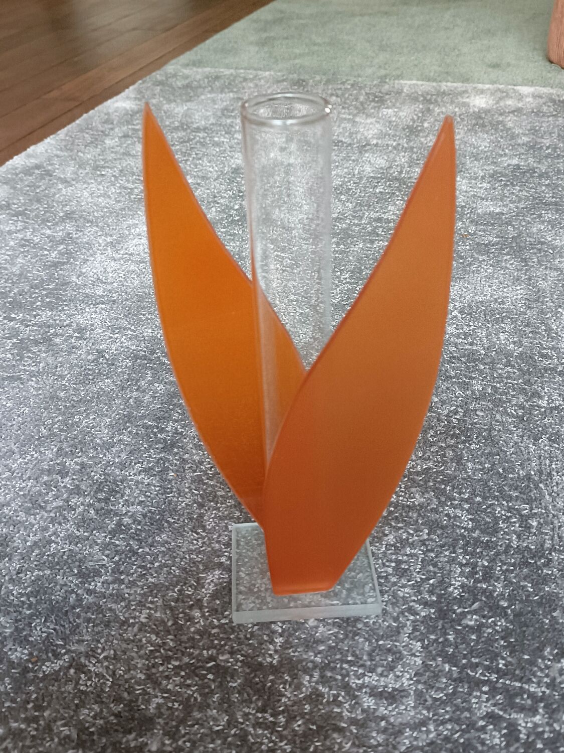 Vintage orange soliflore