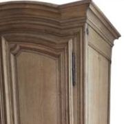 Armoire ancienne en bois massif