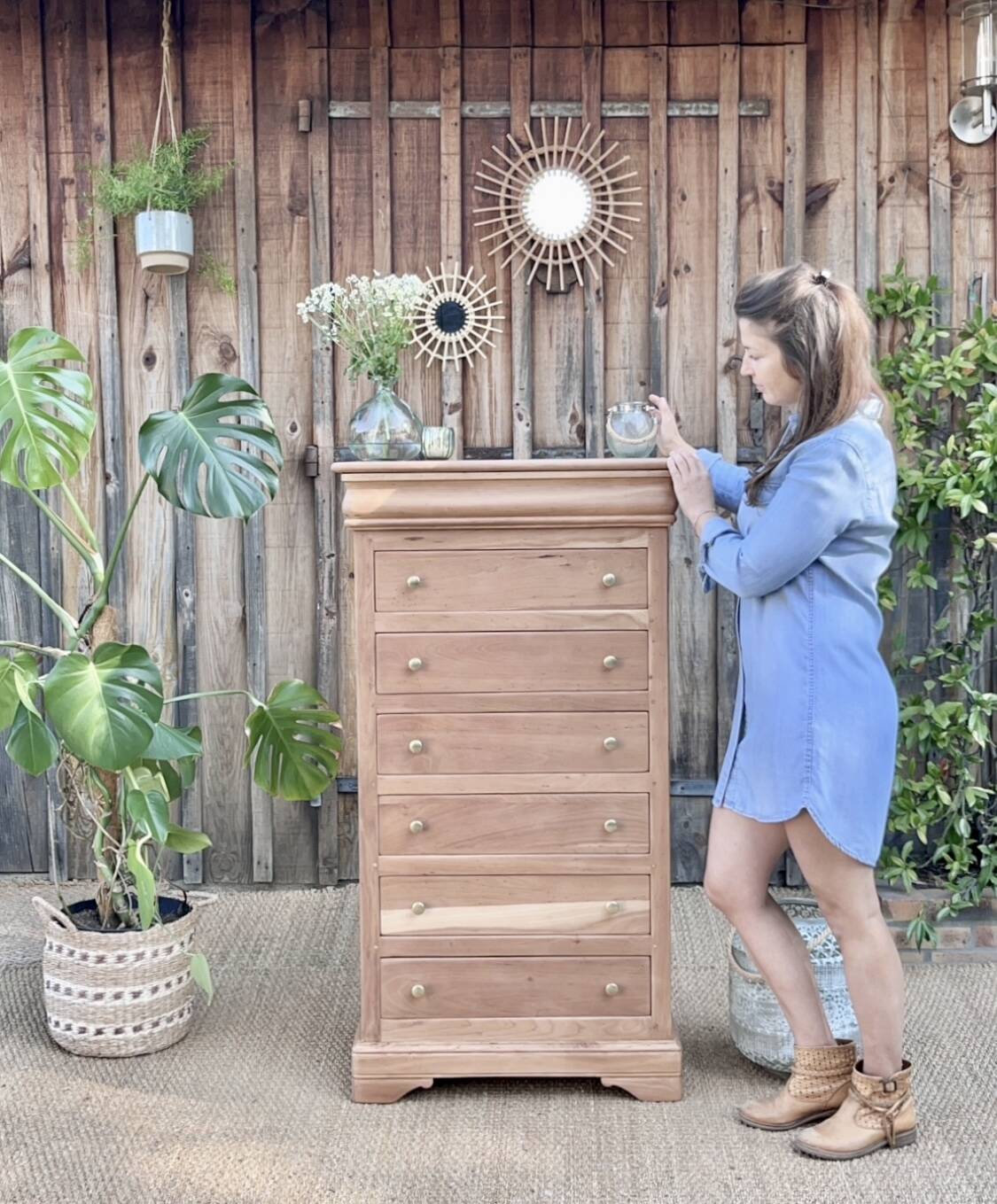 Solid wood chest of drawers