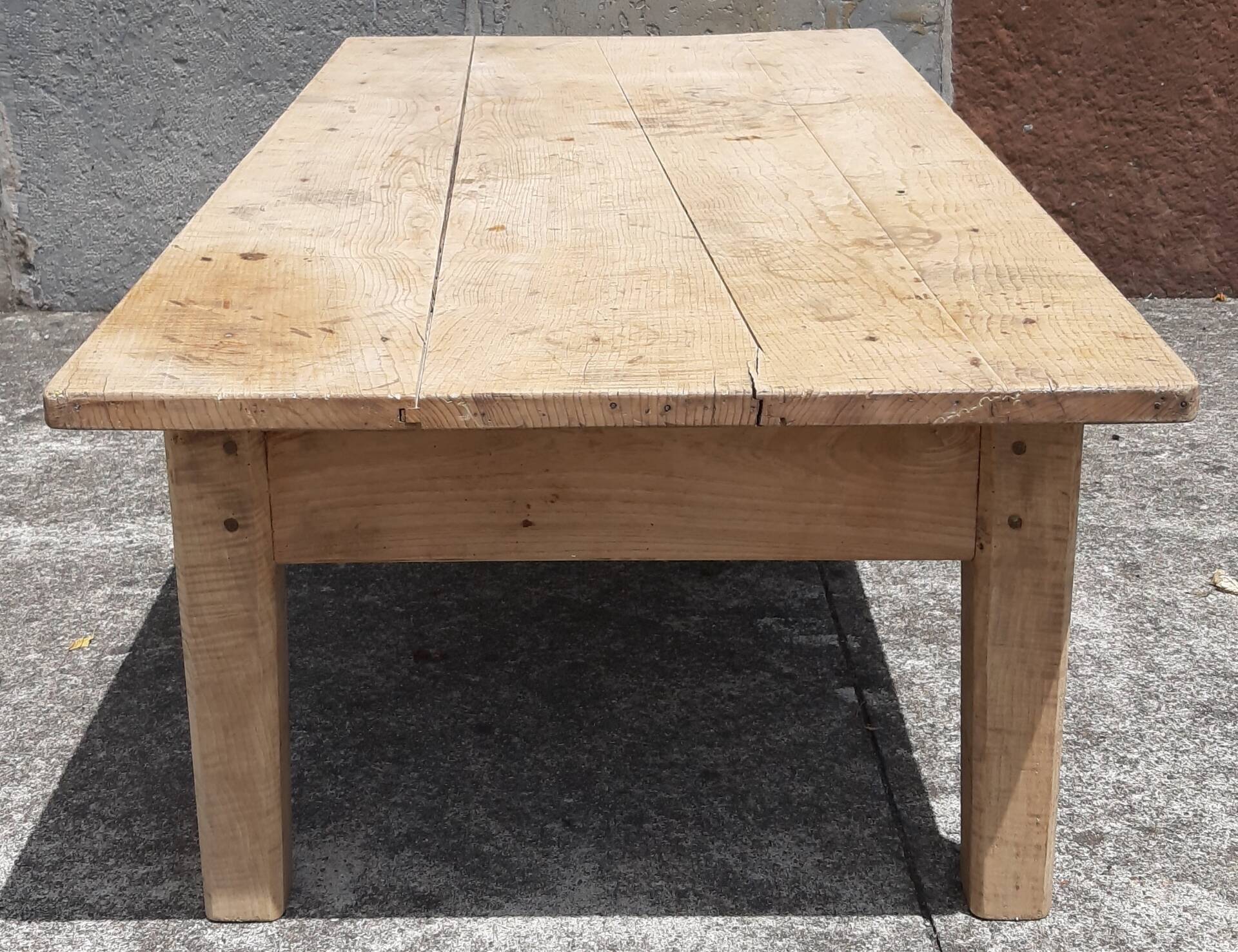 Oak coffee table. (150x73cm)